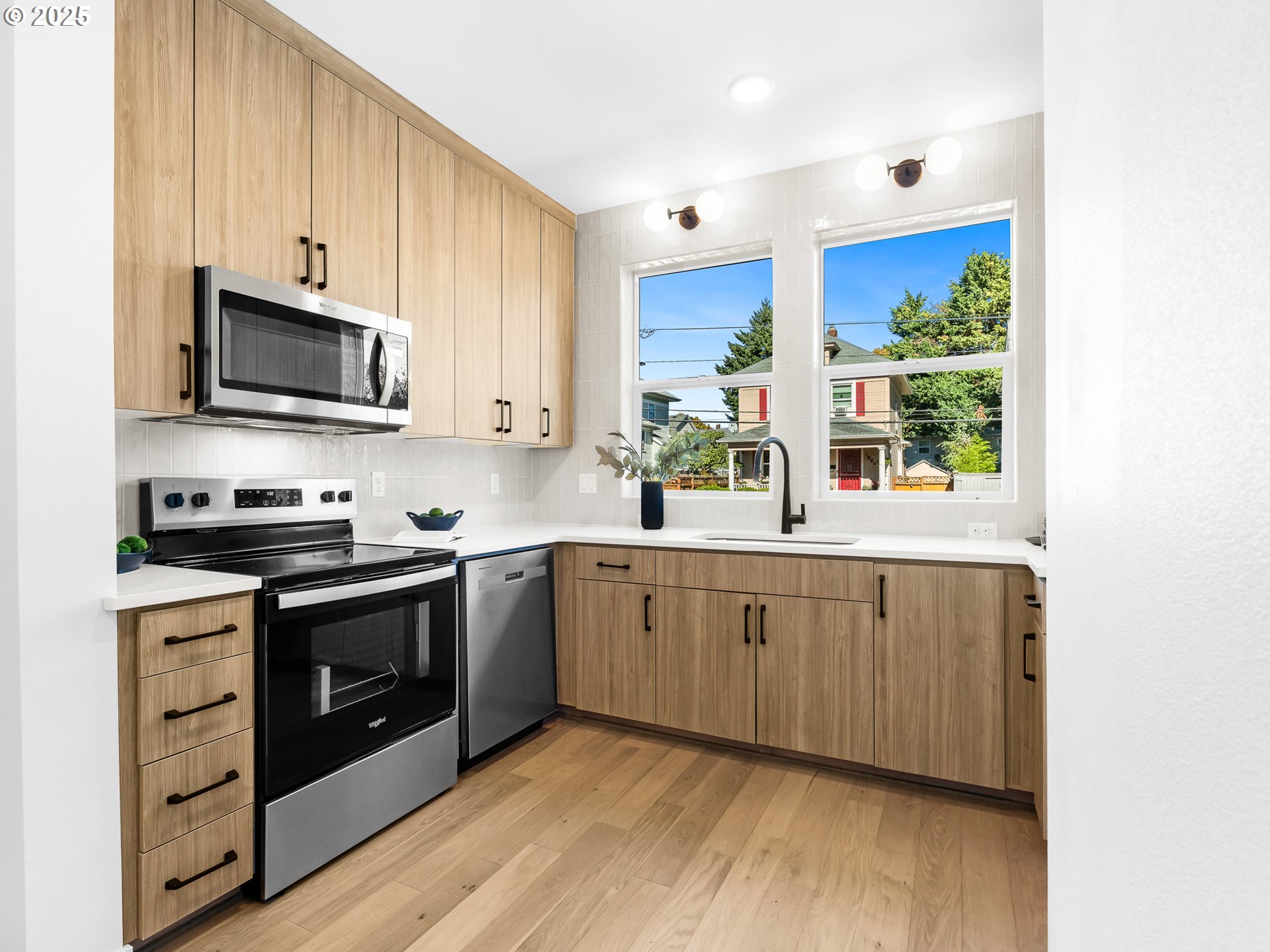 1060 SE Franklin ST, Portland