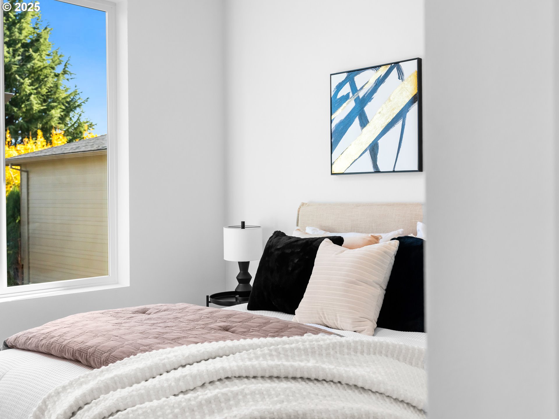 1060 SE Franklin ST, Portland