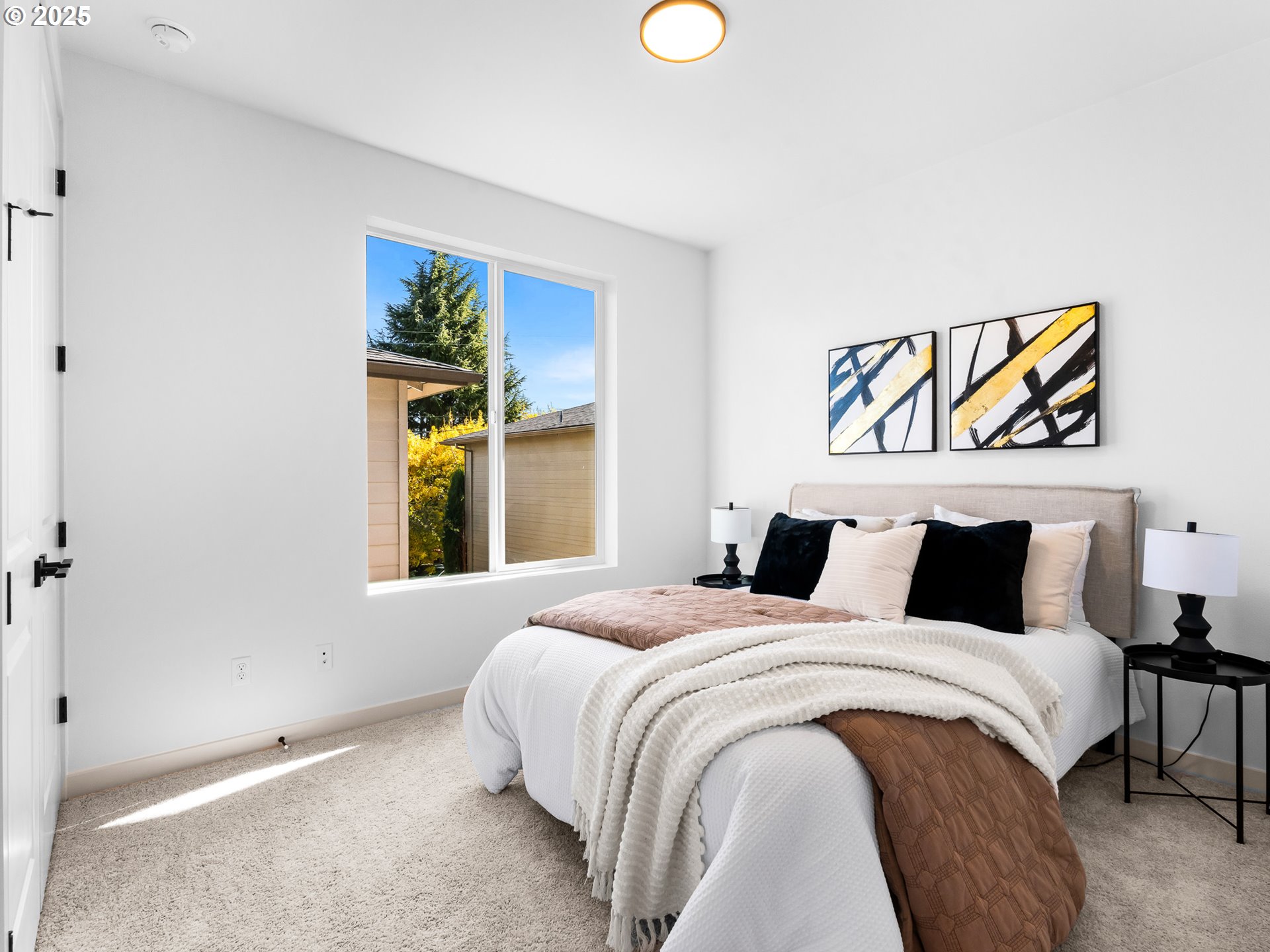 1060 SE Franklin ST, Portland