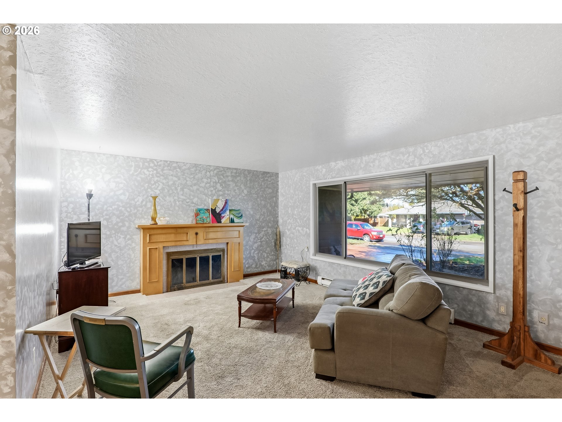 700 NE DONELSON RD