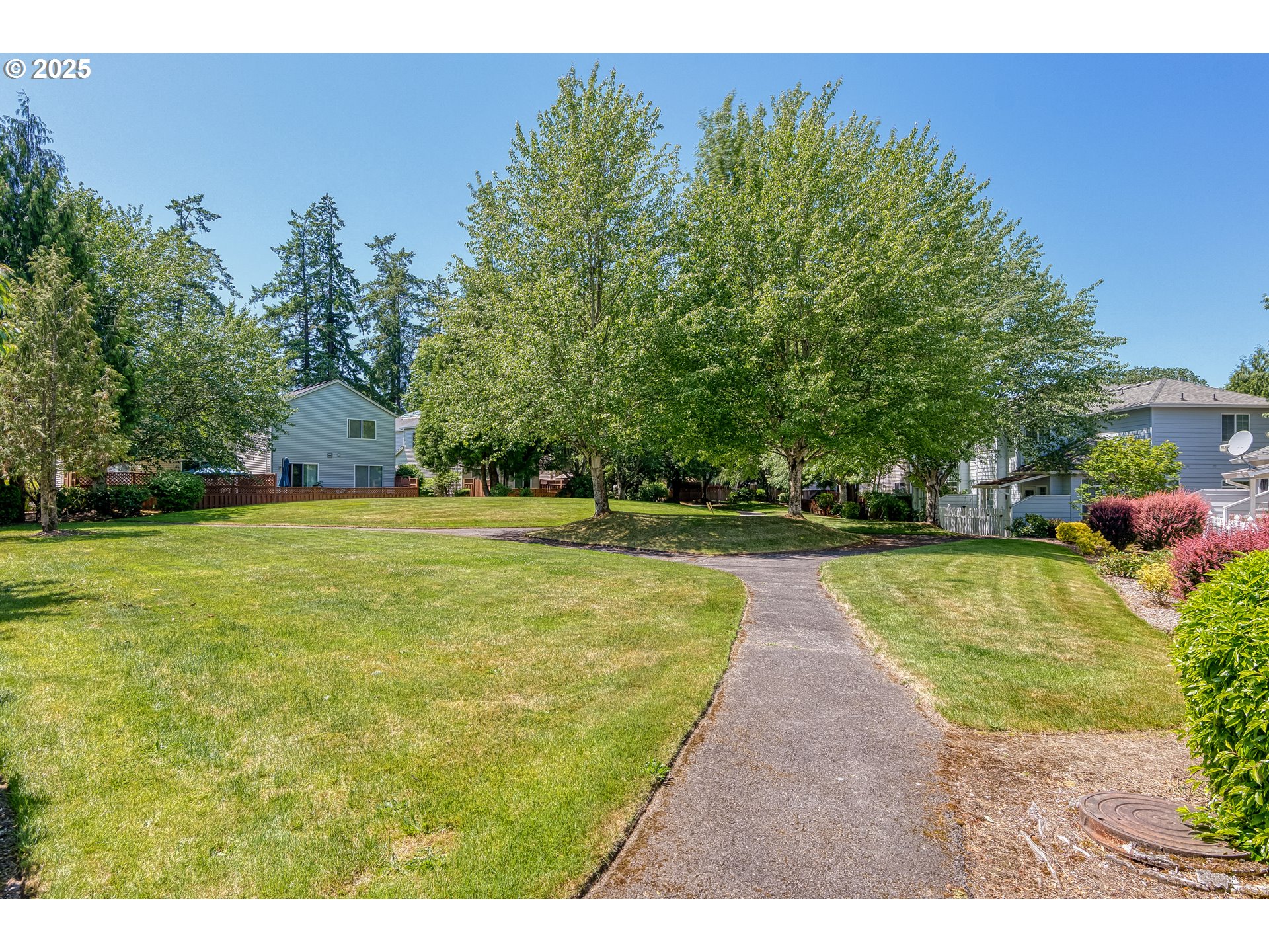 3210 SE BLUE BIRD DR