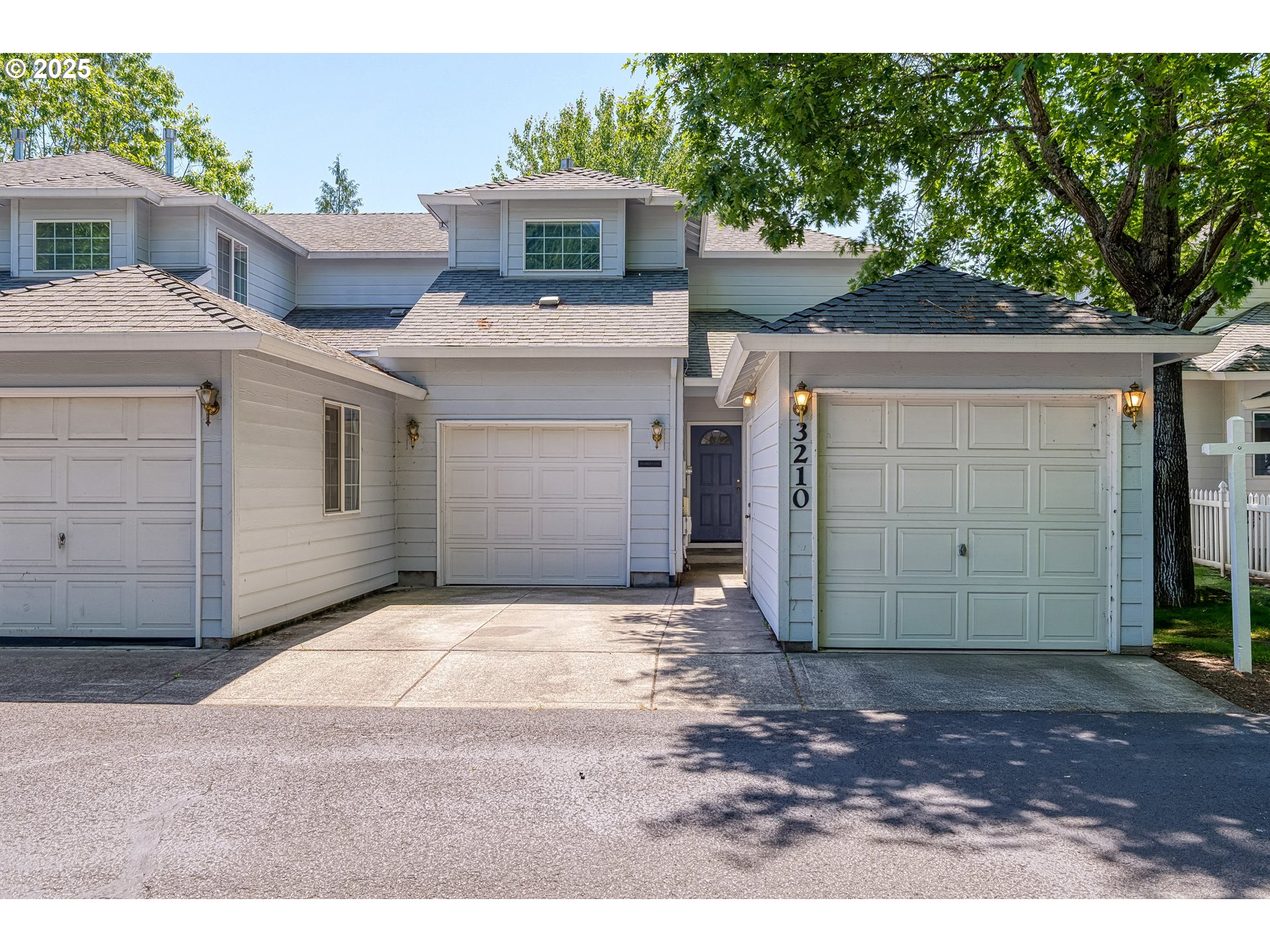 3210 SE BLUE BIRD DR