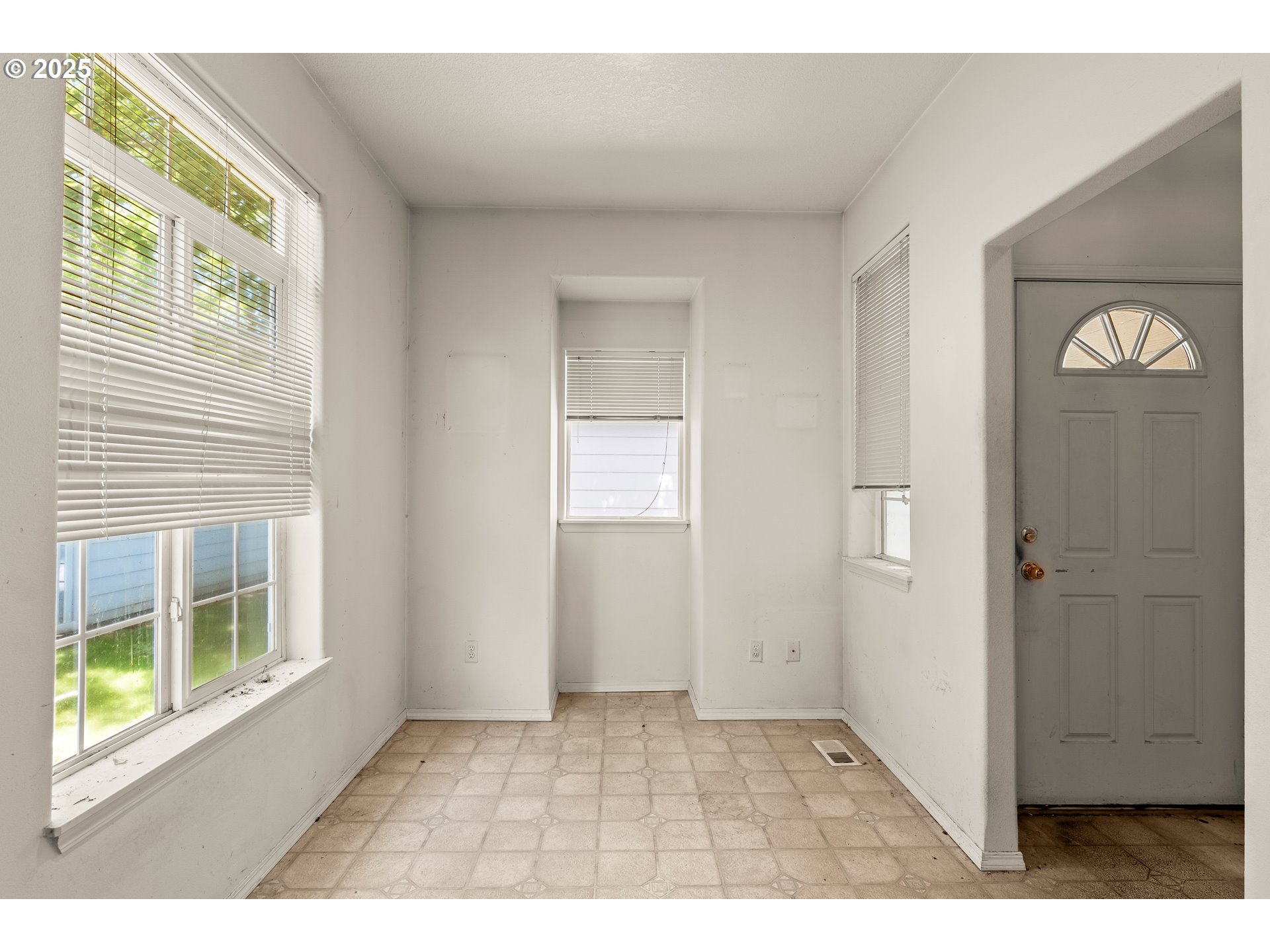 3210 SE BLUE BIRD DR