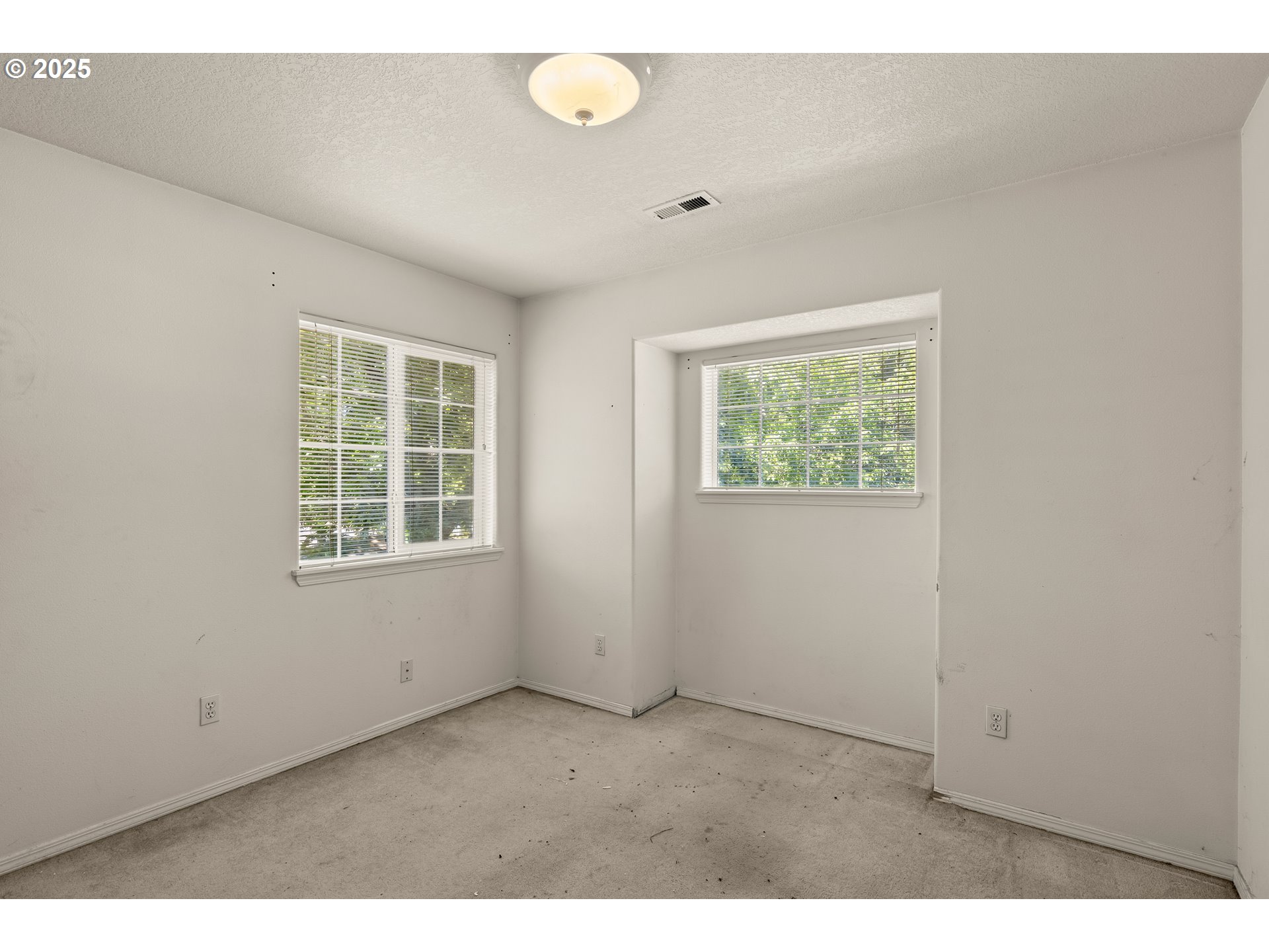 3210 SE BLUE BIRD DR