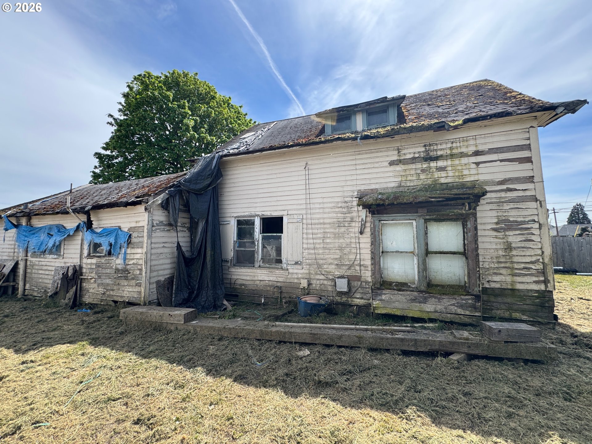 109 S TRADE ST