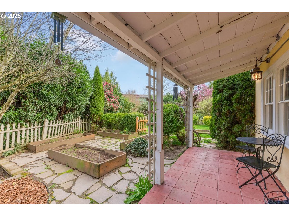 5390 GROVE ST, West Linn