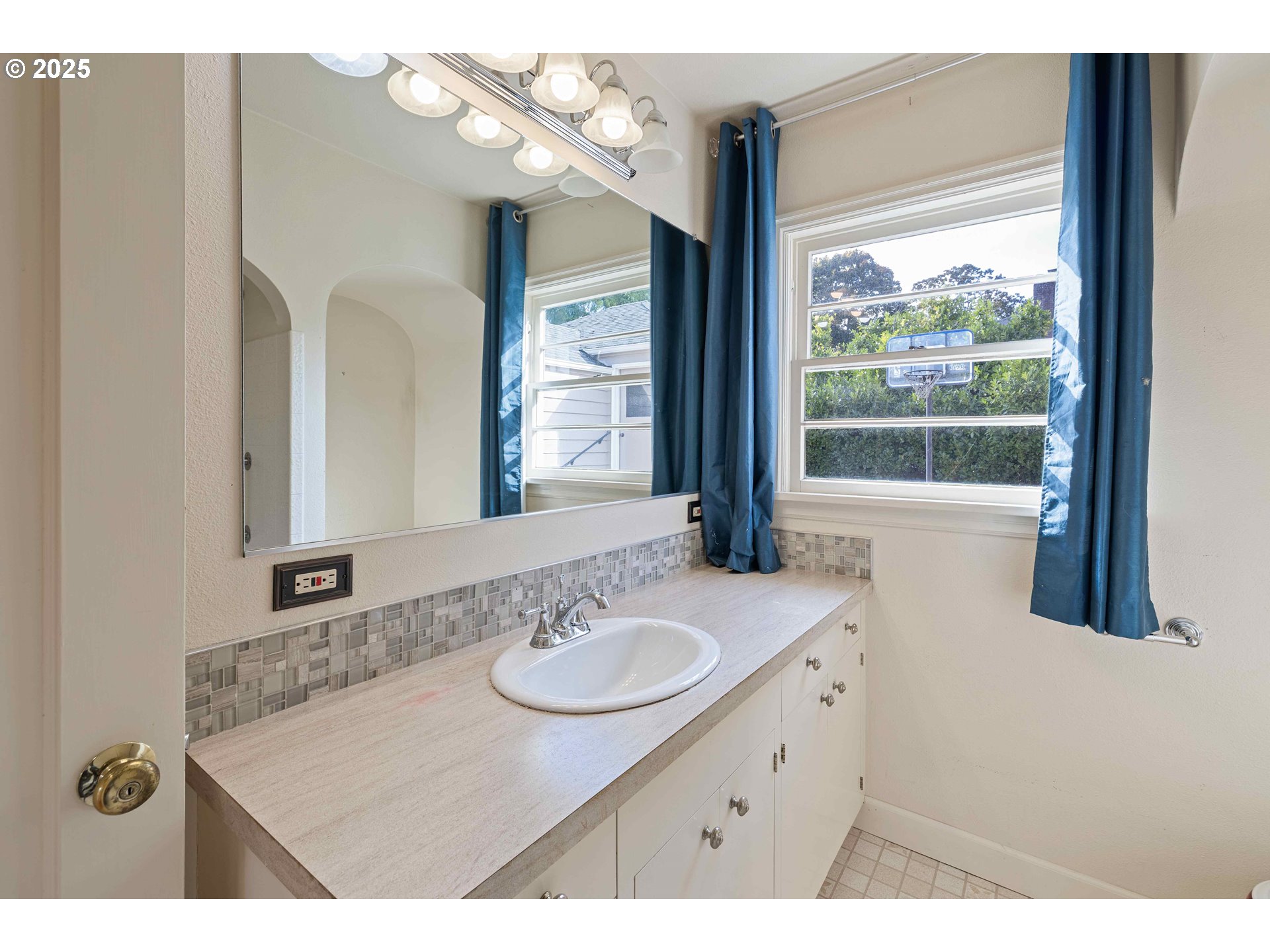 1530 URBAN LN NW, Salem