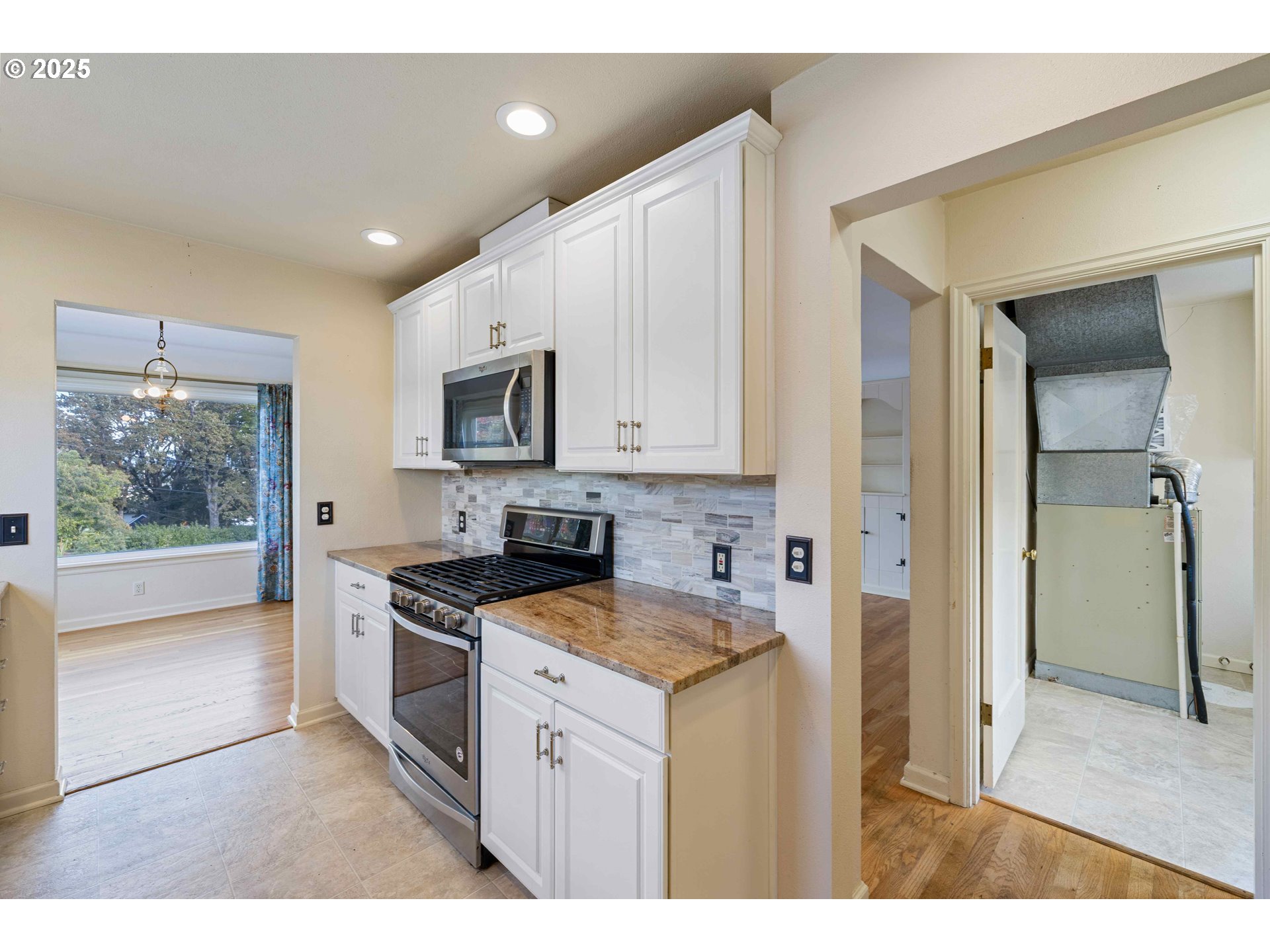 1530 URBAN LN NW, Salem