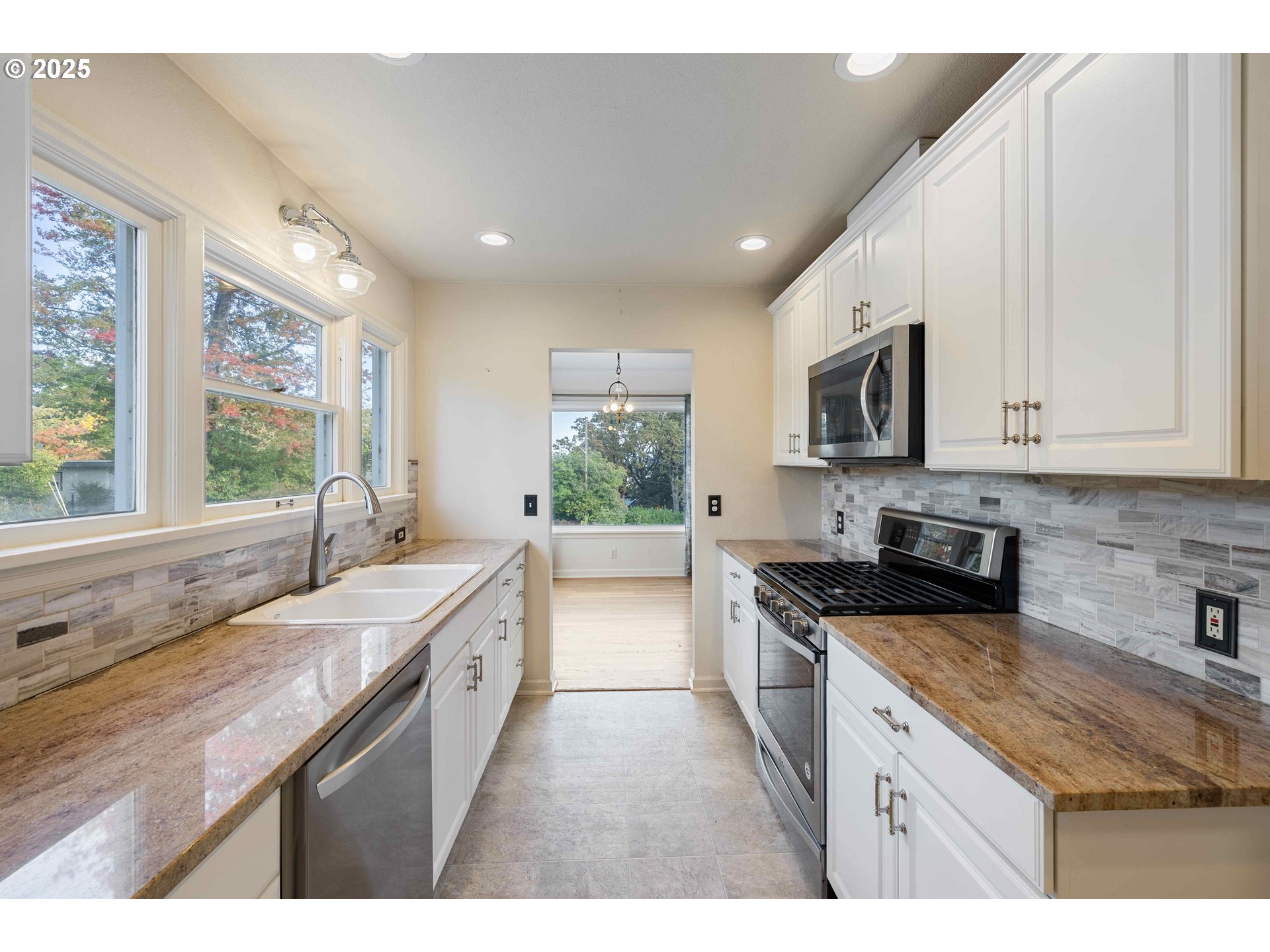 1530 URBAN LN NW, Salem