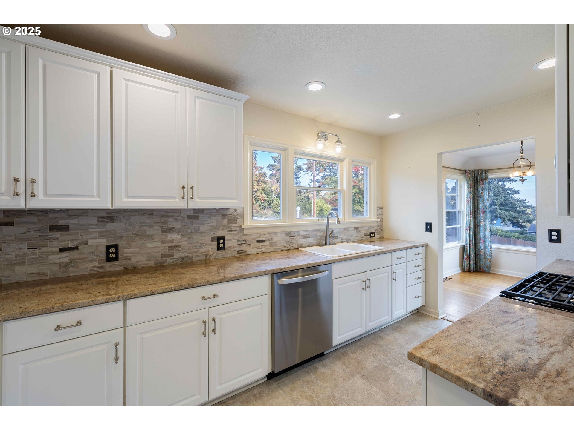 1530 URBAN LN NW, Salem