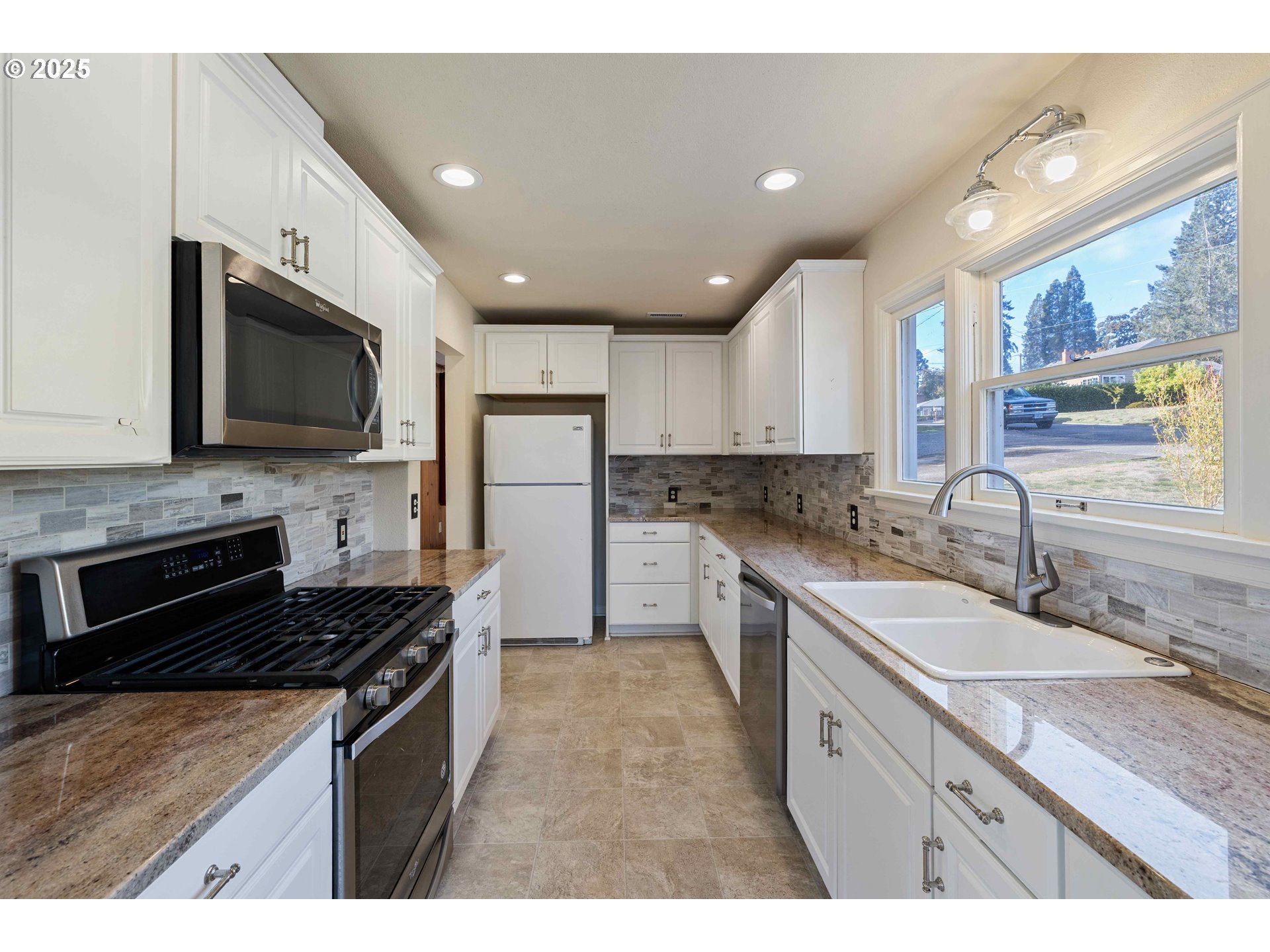 1530 URBAN LN NW, Salem