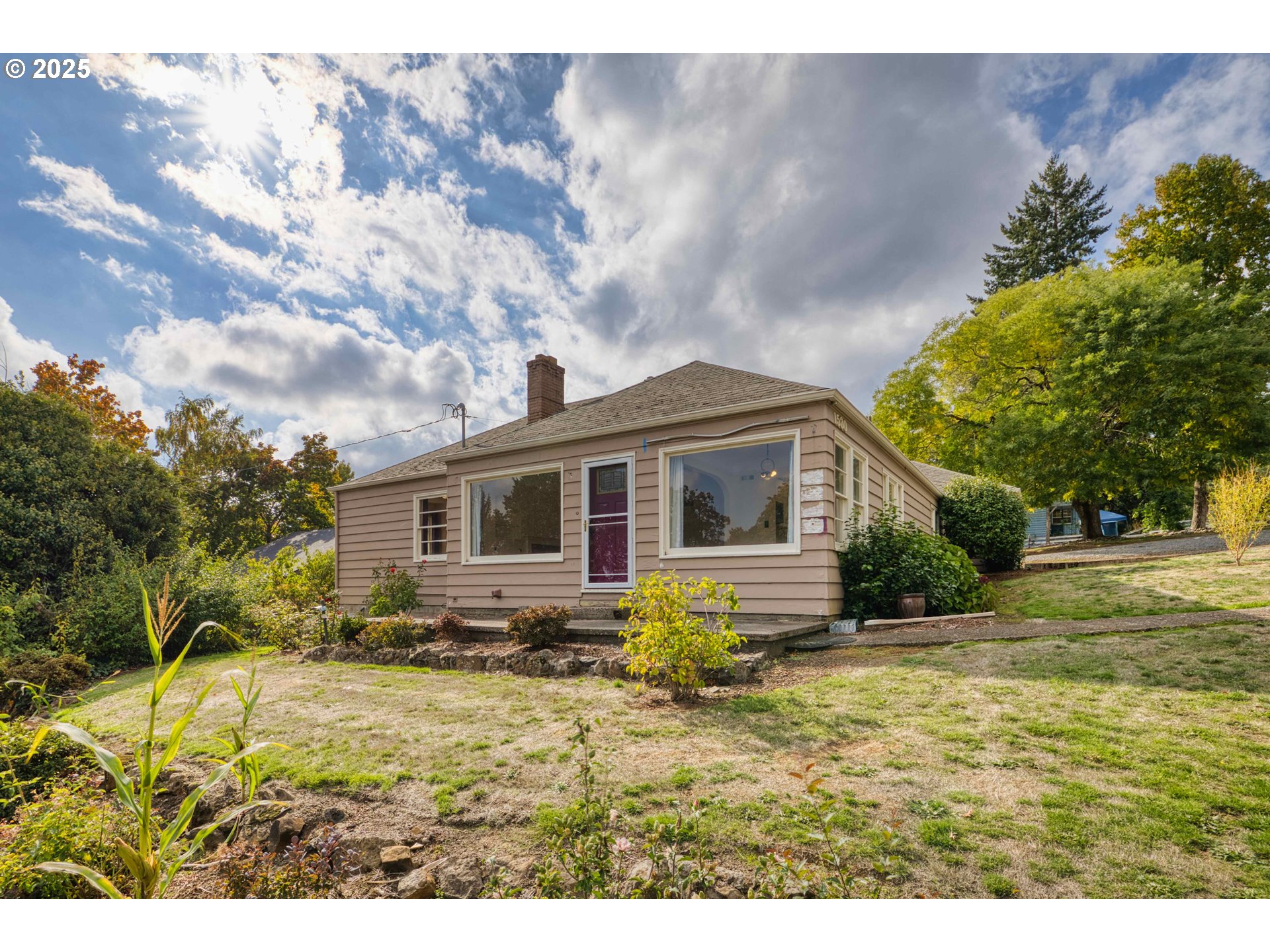 1530 URBAN LN NW, Salem