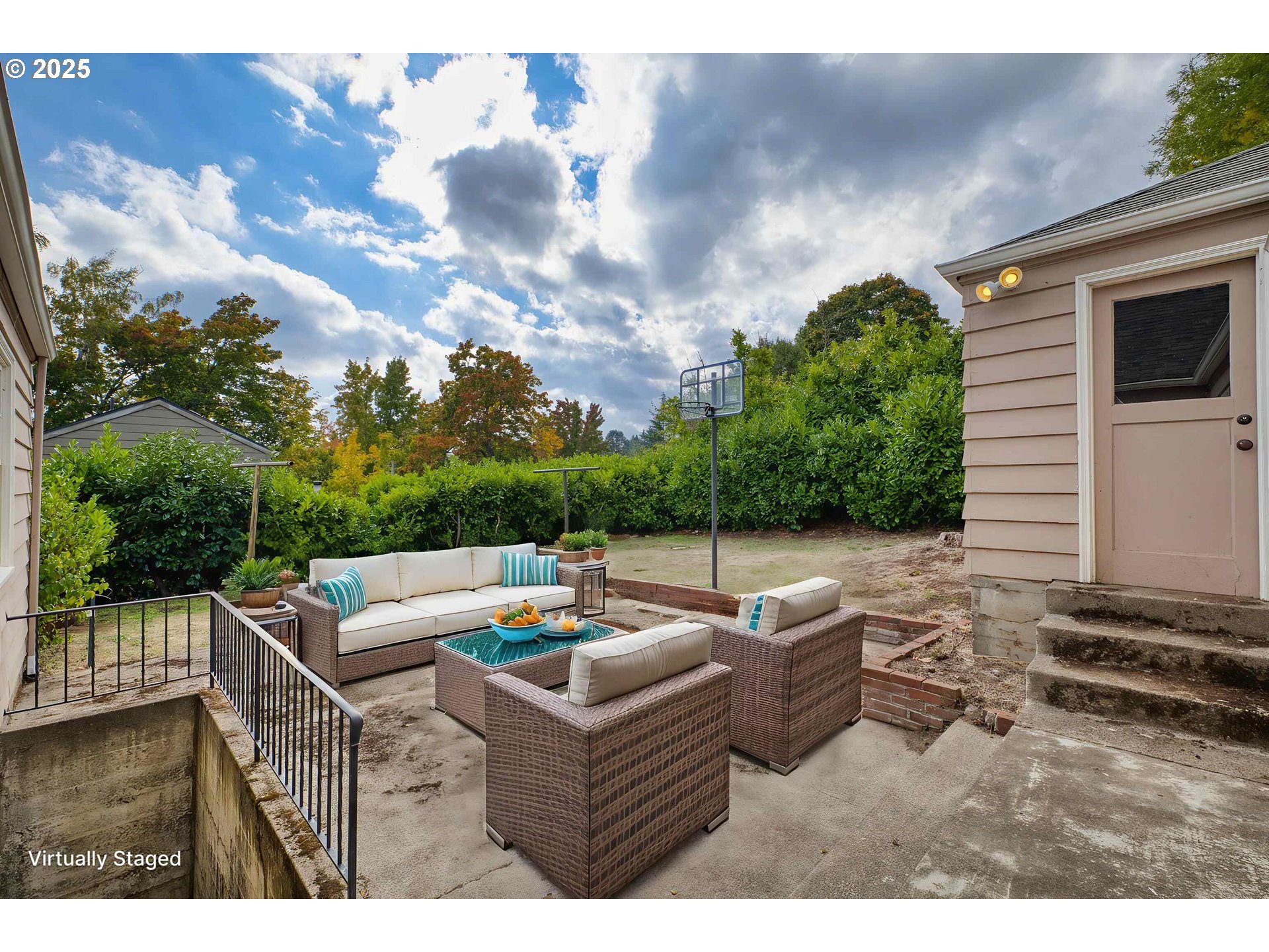 1530 URBAN LN NW, Salem