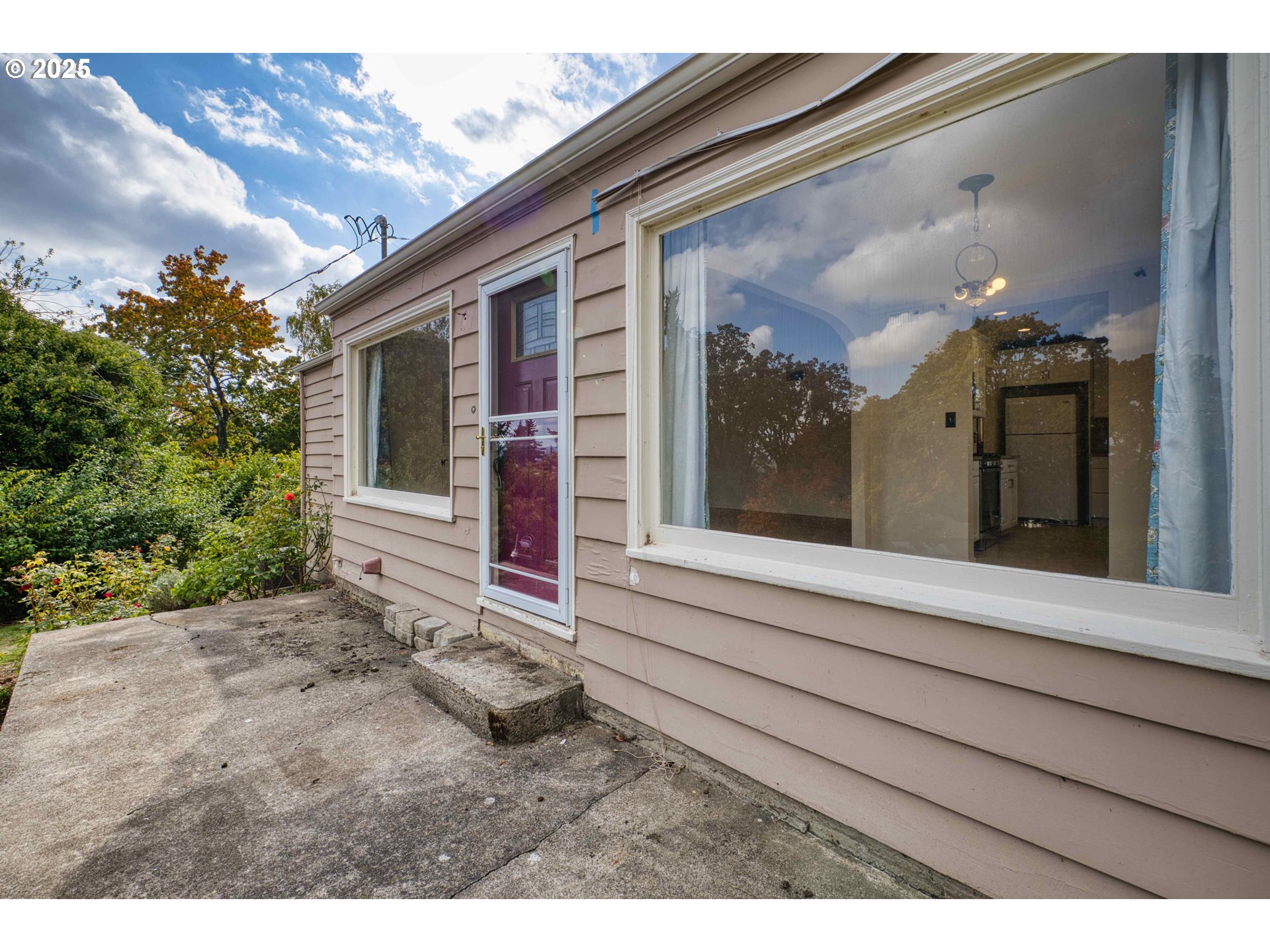 1530 URBAN LN NW, Salem