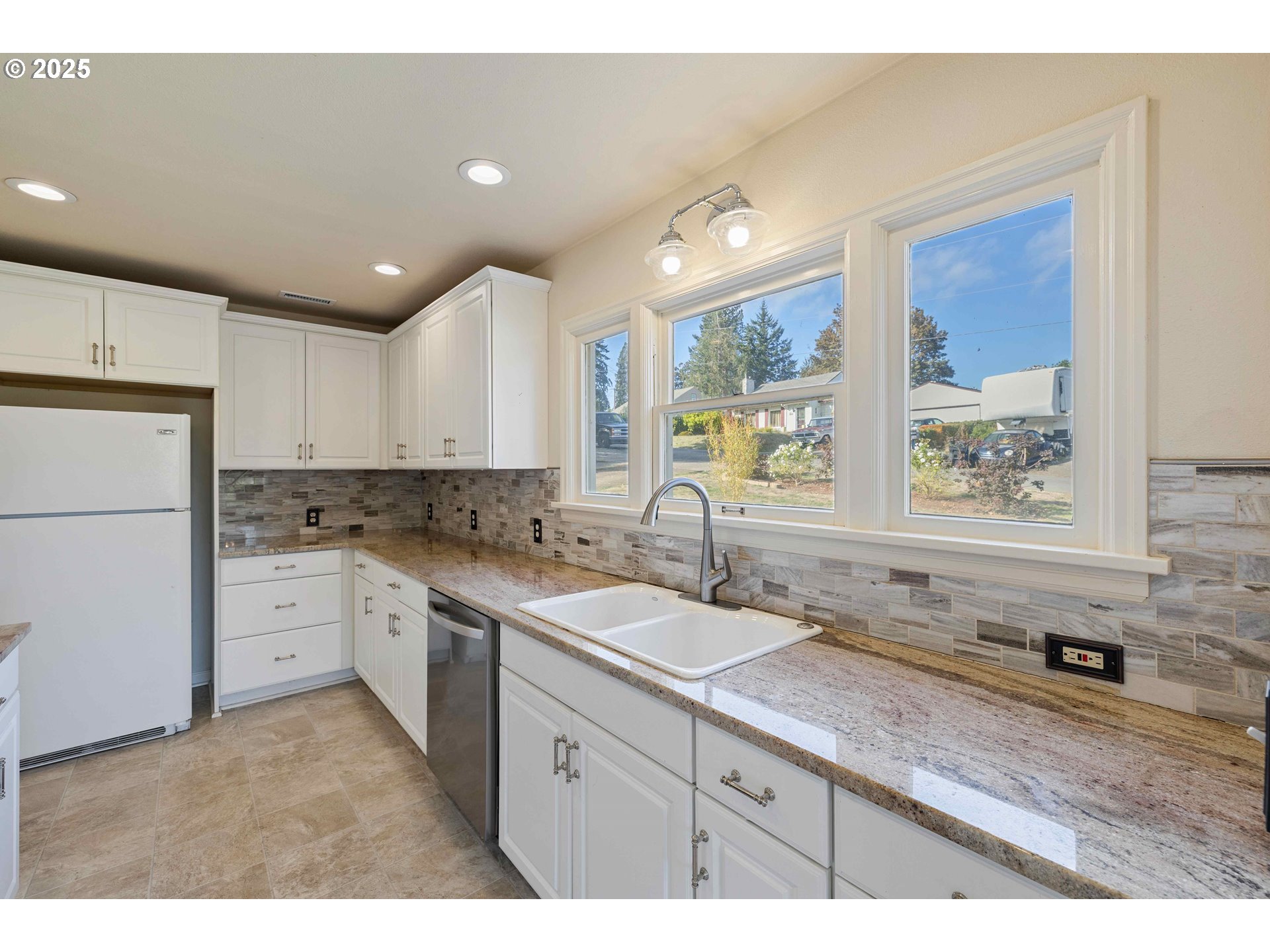 1530 URBAN LN NW, Salem