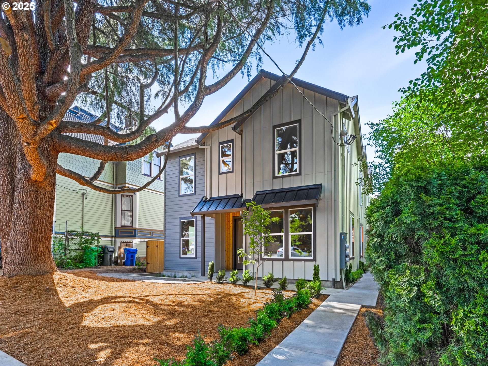 1616 SE Morrison ST, Portland