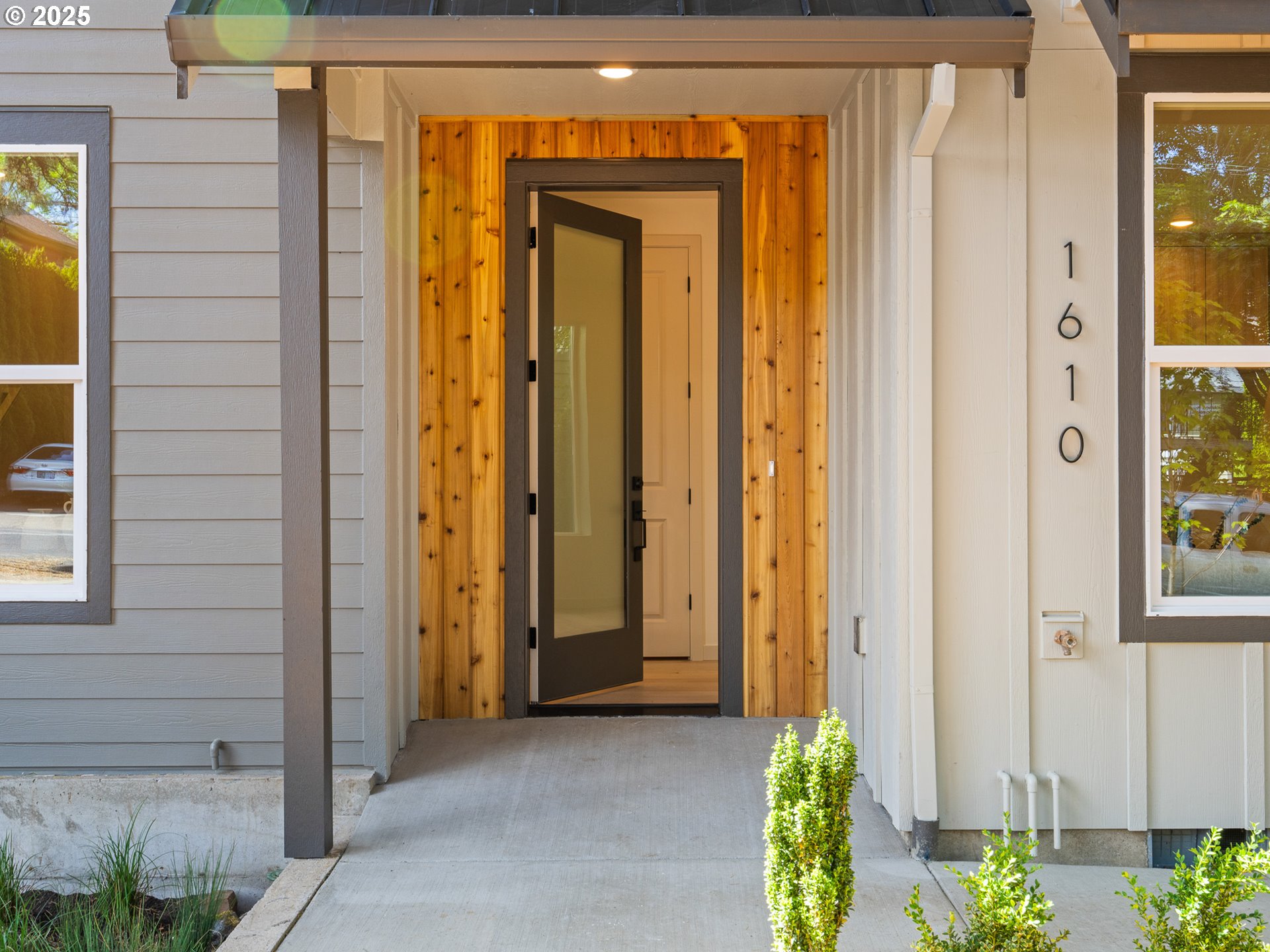 1616 SE Morrison ST, Portland