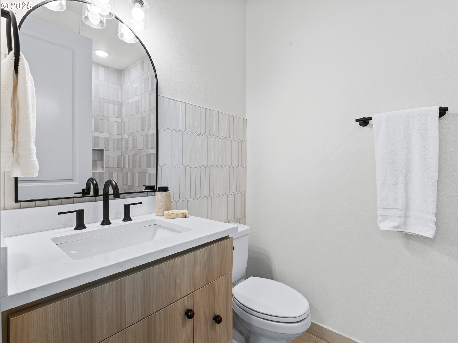 1616 SE Morrison ST, Portland