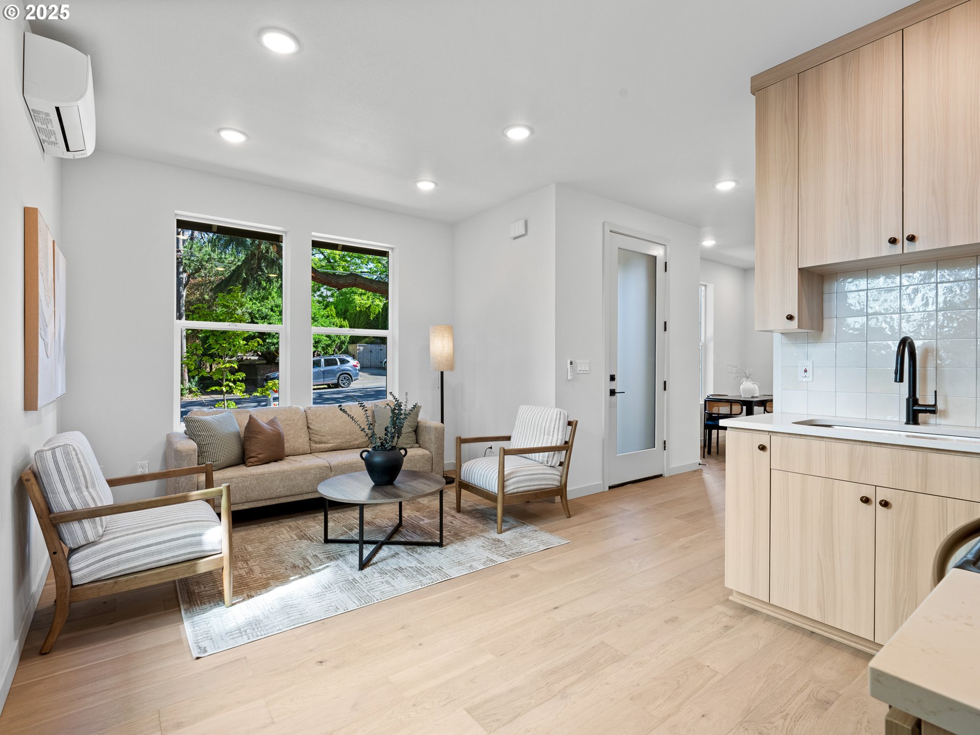 1616 SE Morrison ST, Portland