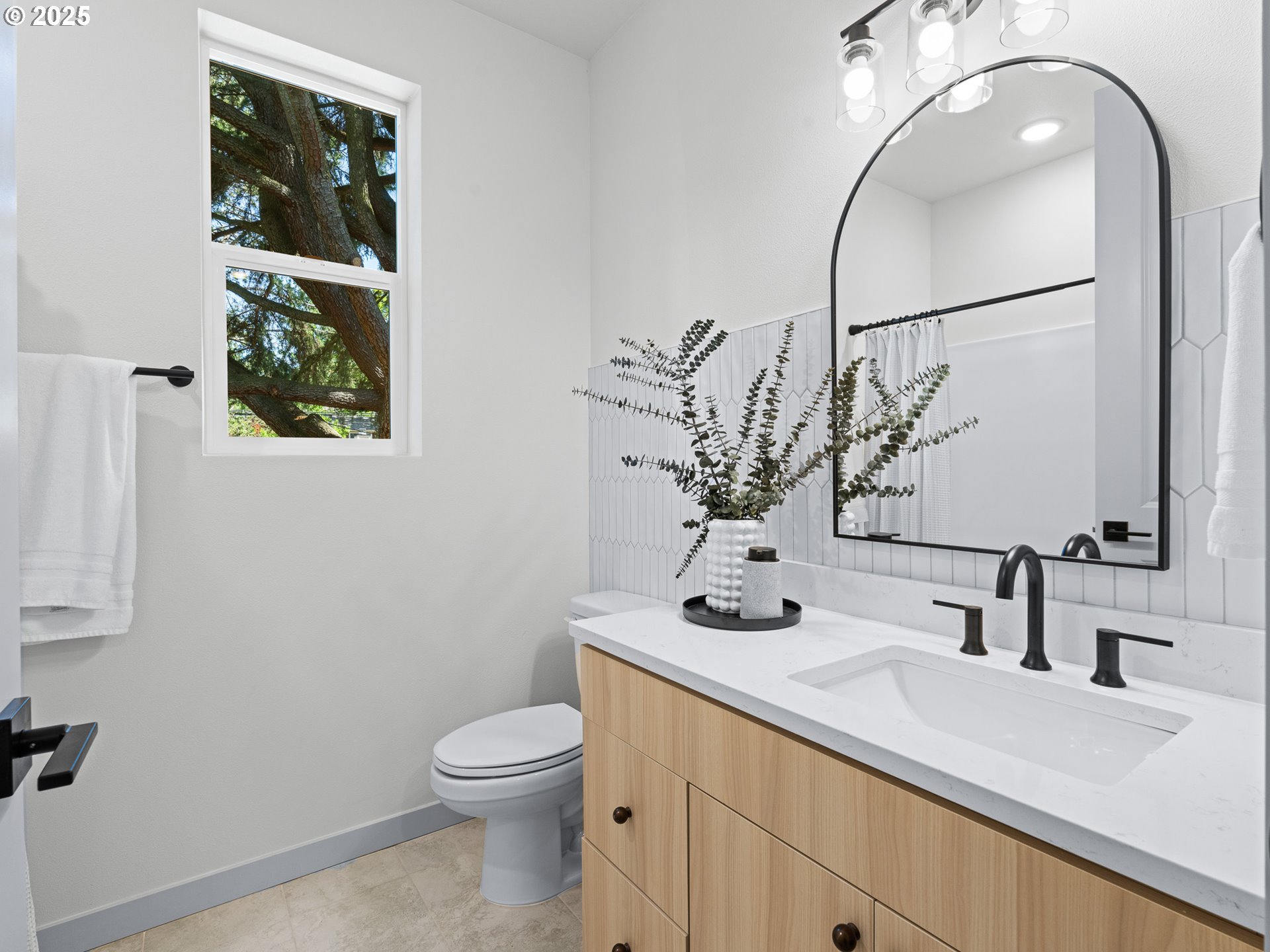 1616 SE Morrison ST, Portland