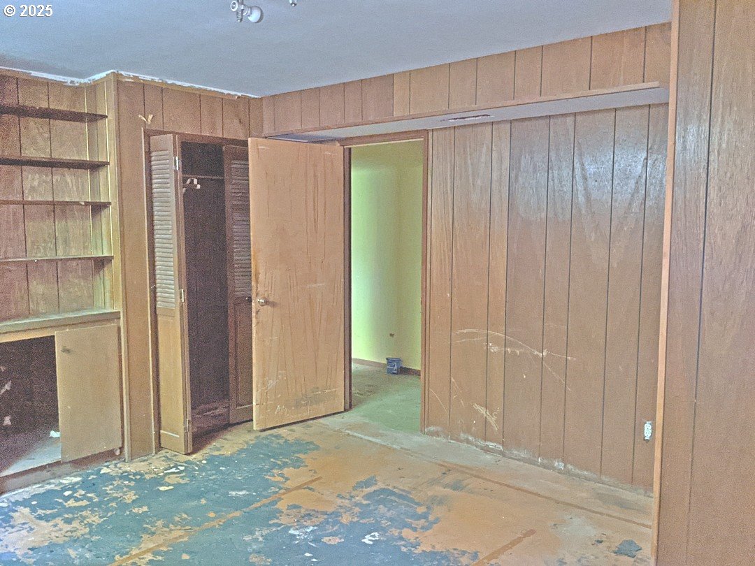 1367 NW RIVERVIEW AVE