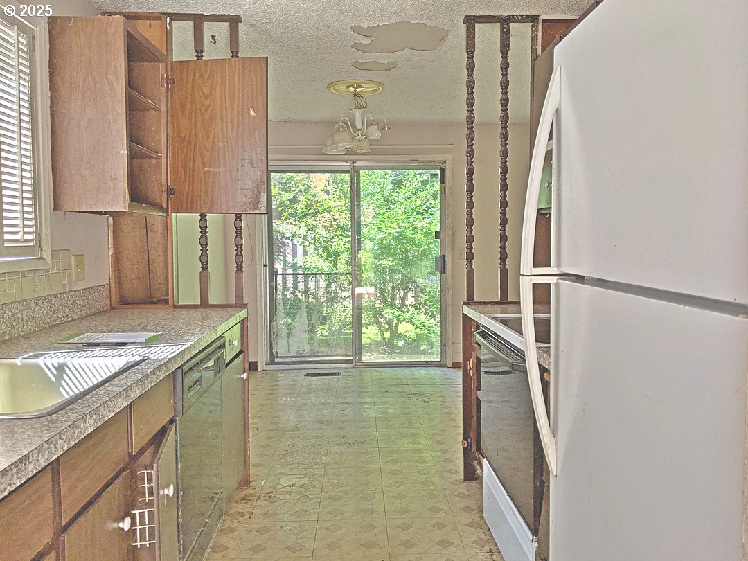 1367 NW RIVERVIEW AVE