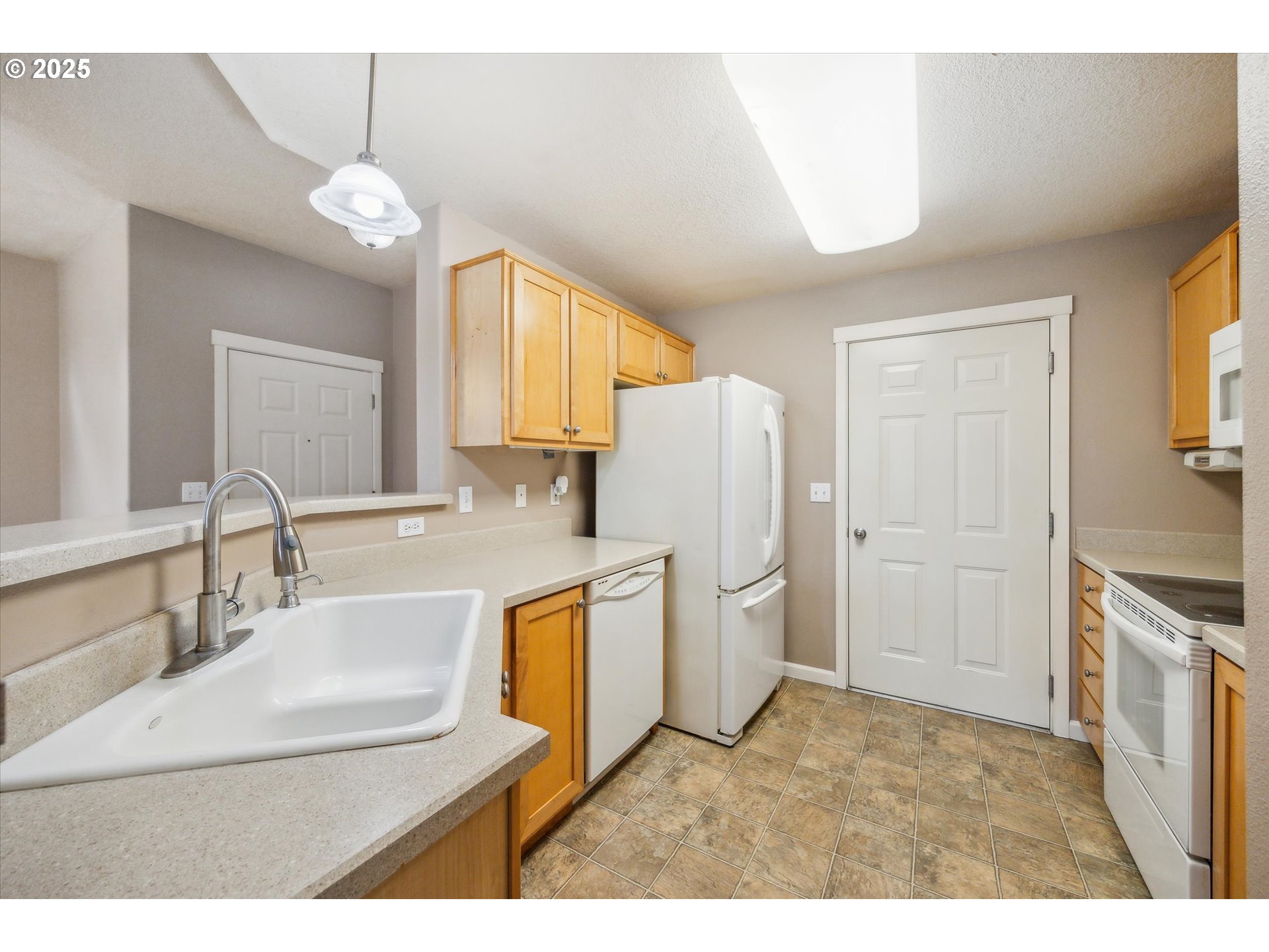 14781 SW BEARD RD 102