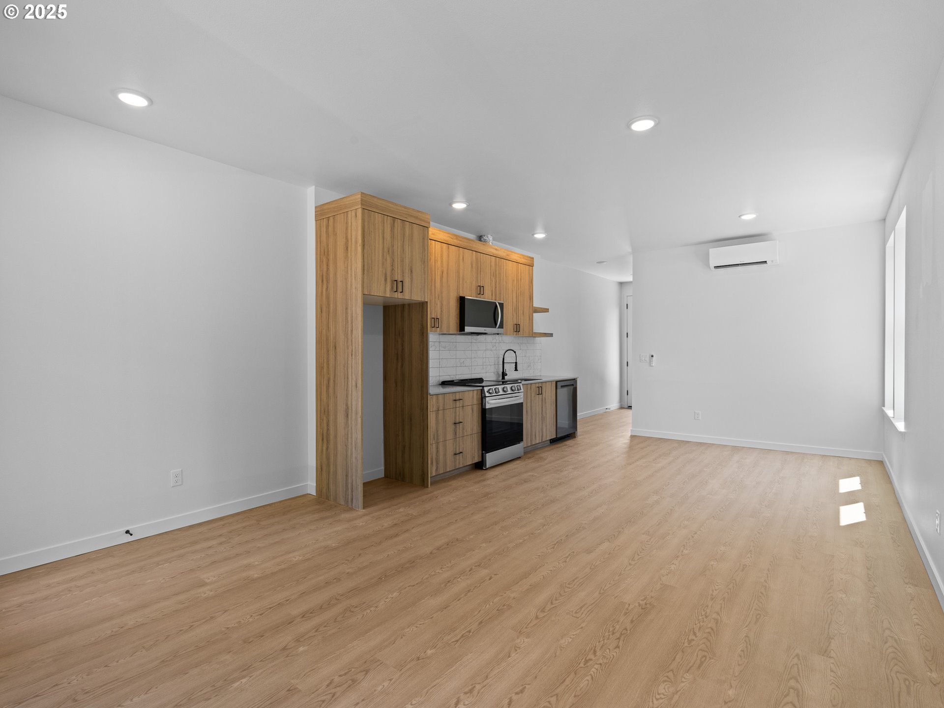 7192 SE Woodward ST 4, Portland Unit: 4