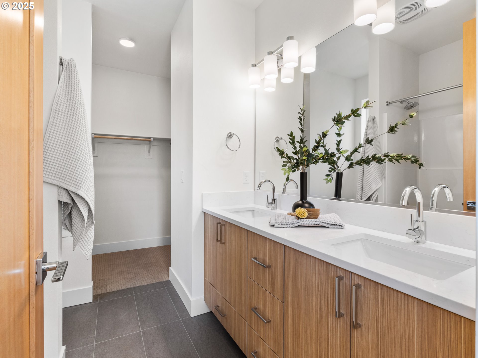 3003 NE Ainsworth ST 1