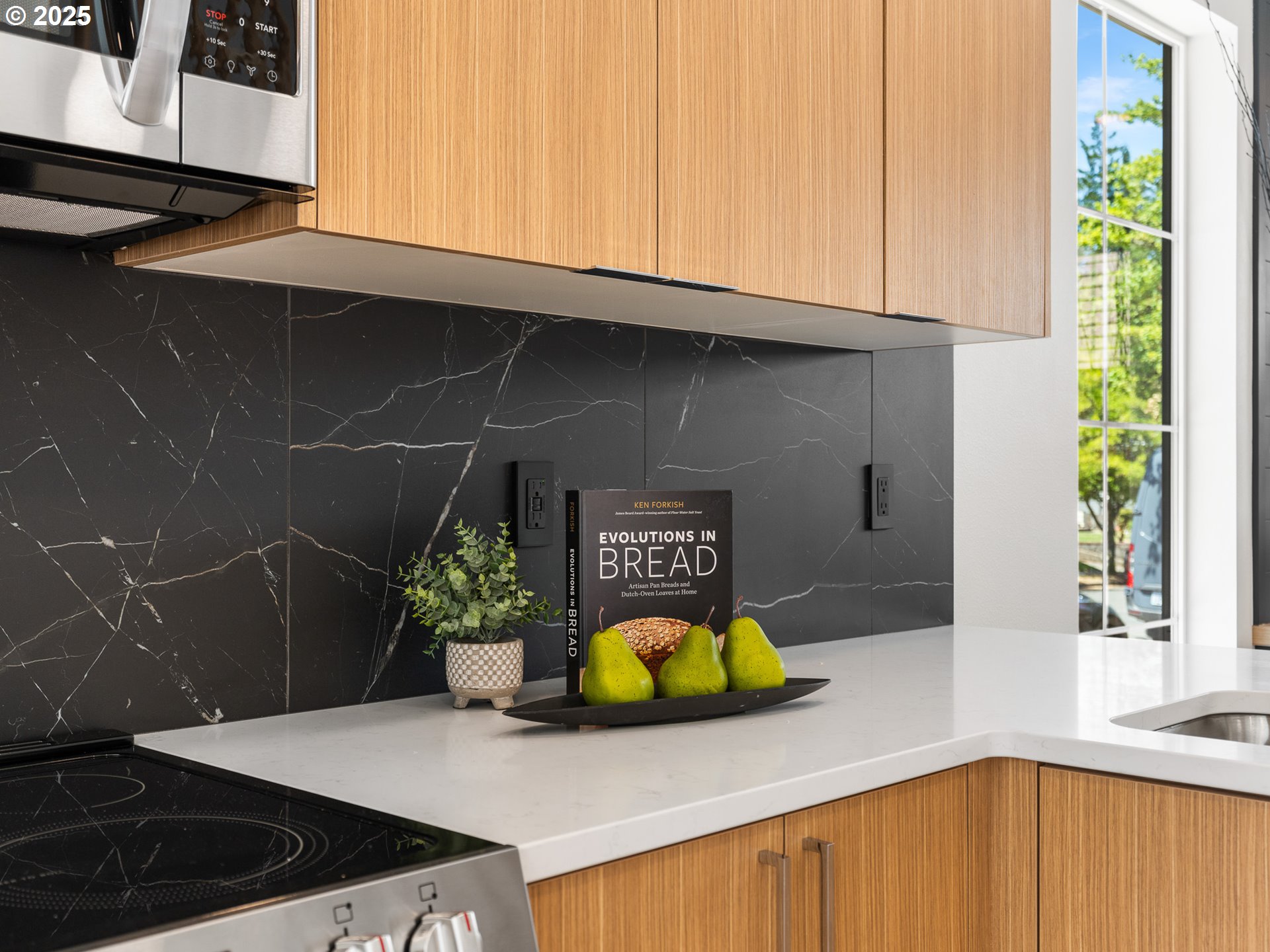 3003 NE Ainsworth ST 1