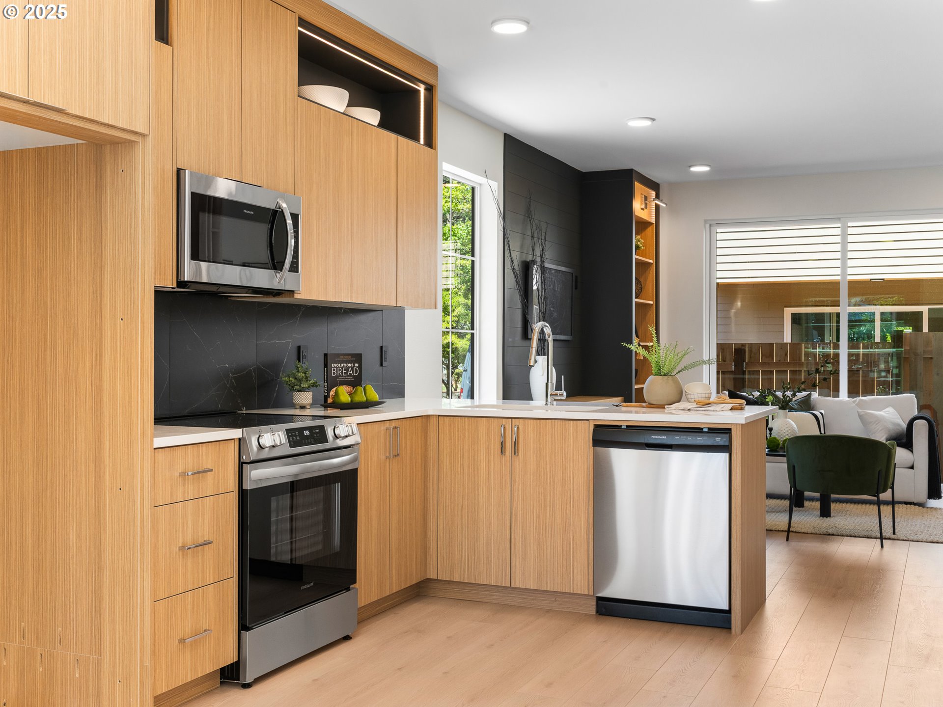 3003 NE Ainsworth ST 1