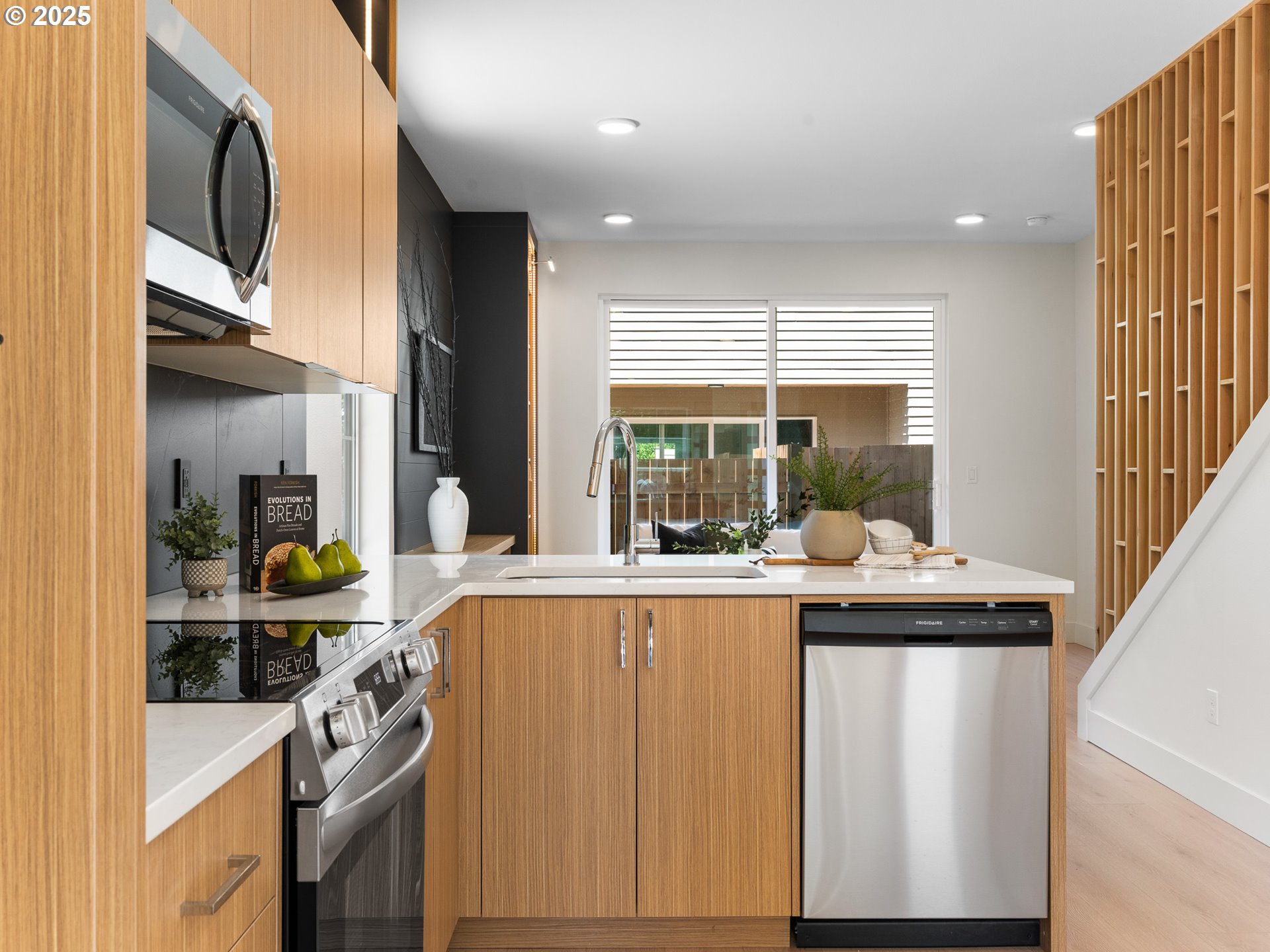 3003 NE Ainsworth ST 1