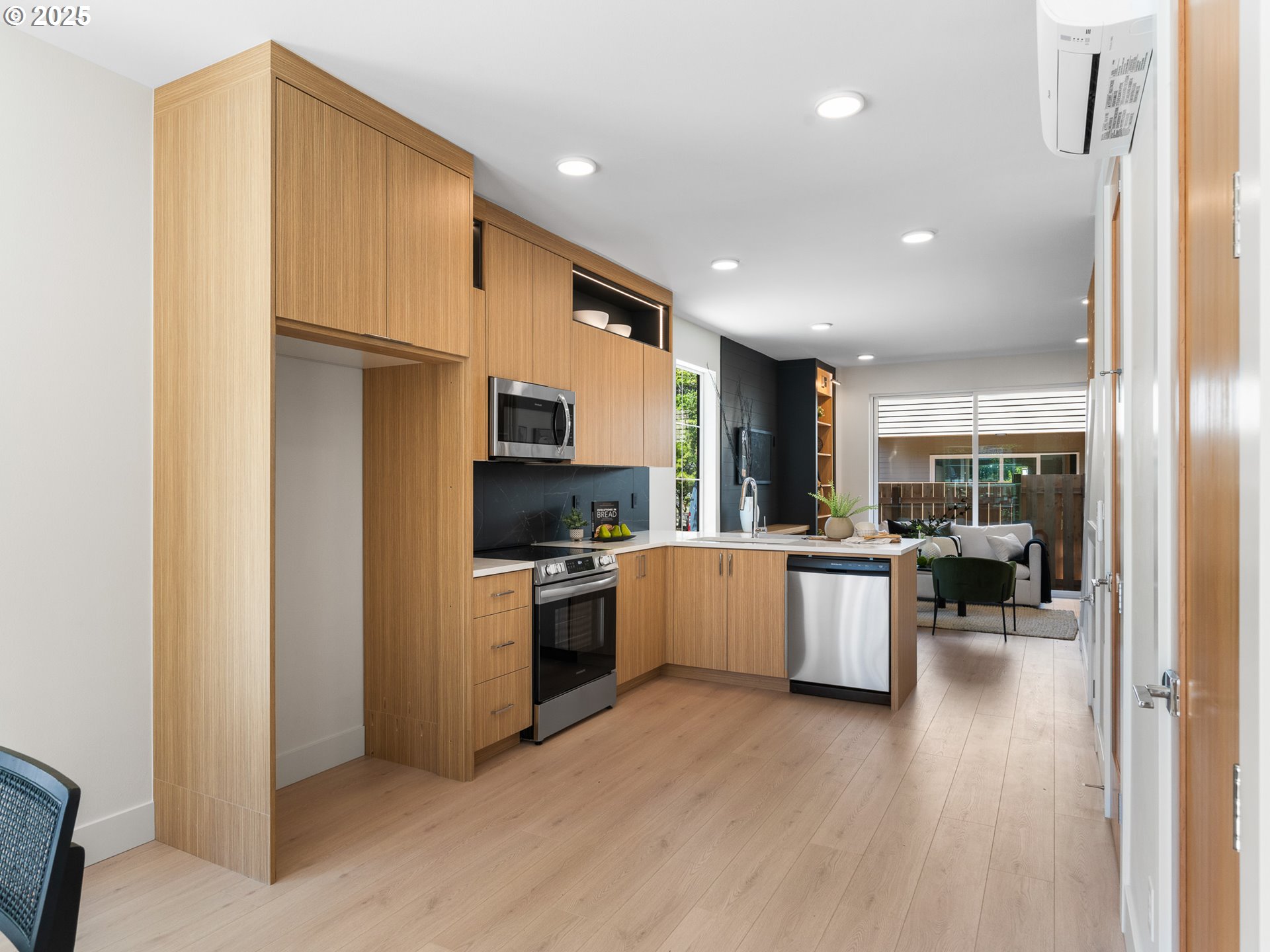 3003 NE Ainsworth ST 1