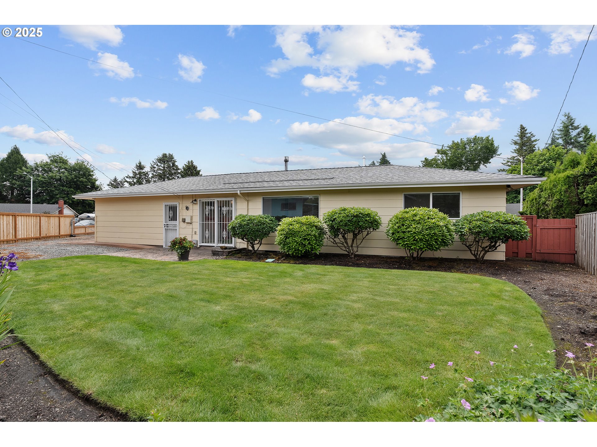 17725 NE MULTNOMAH DR