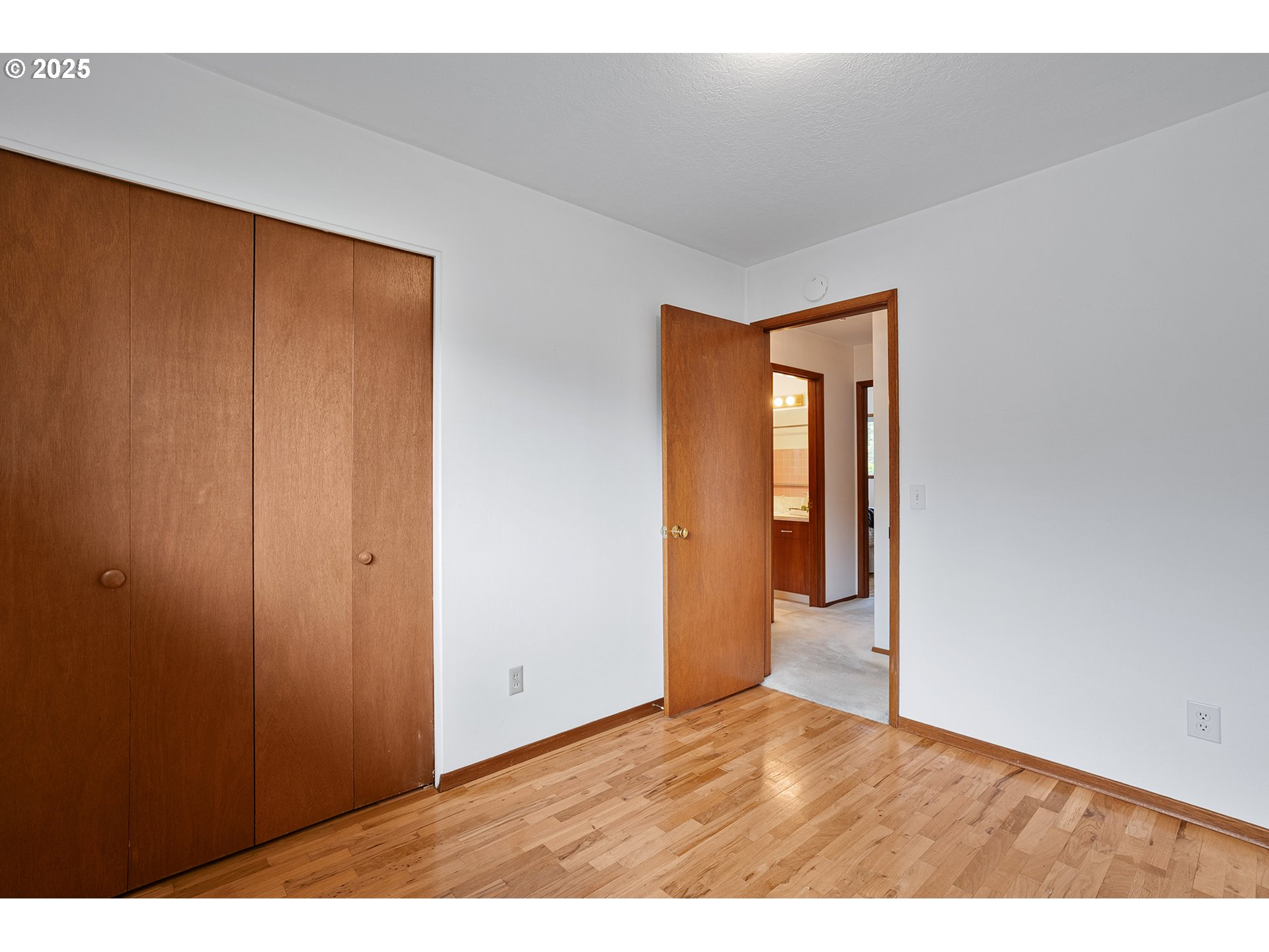 17725 NE MULTNOMAH DR