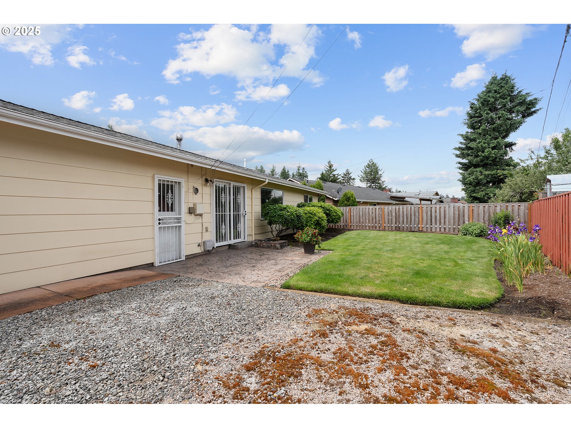 17725 NE MULTNOMAH DR