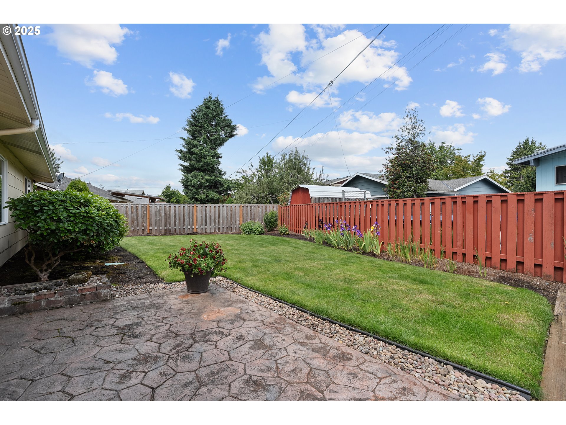17725 NE MULTNOMAH DR