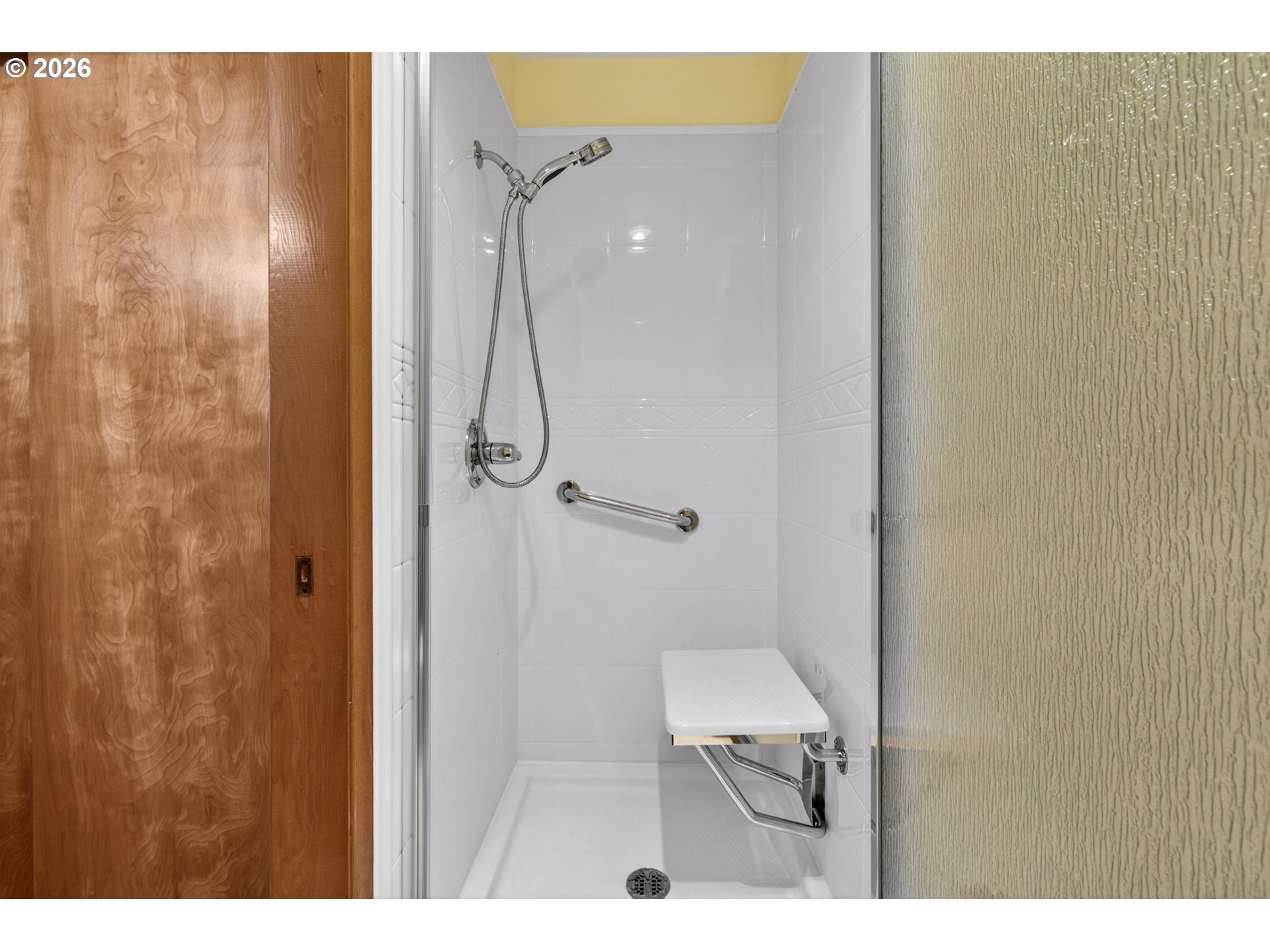 86 KINGSGATE RD F105