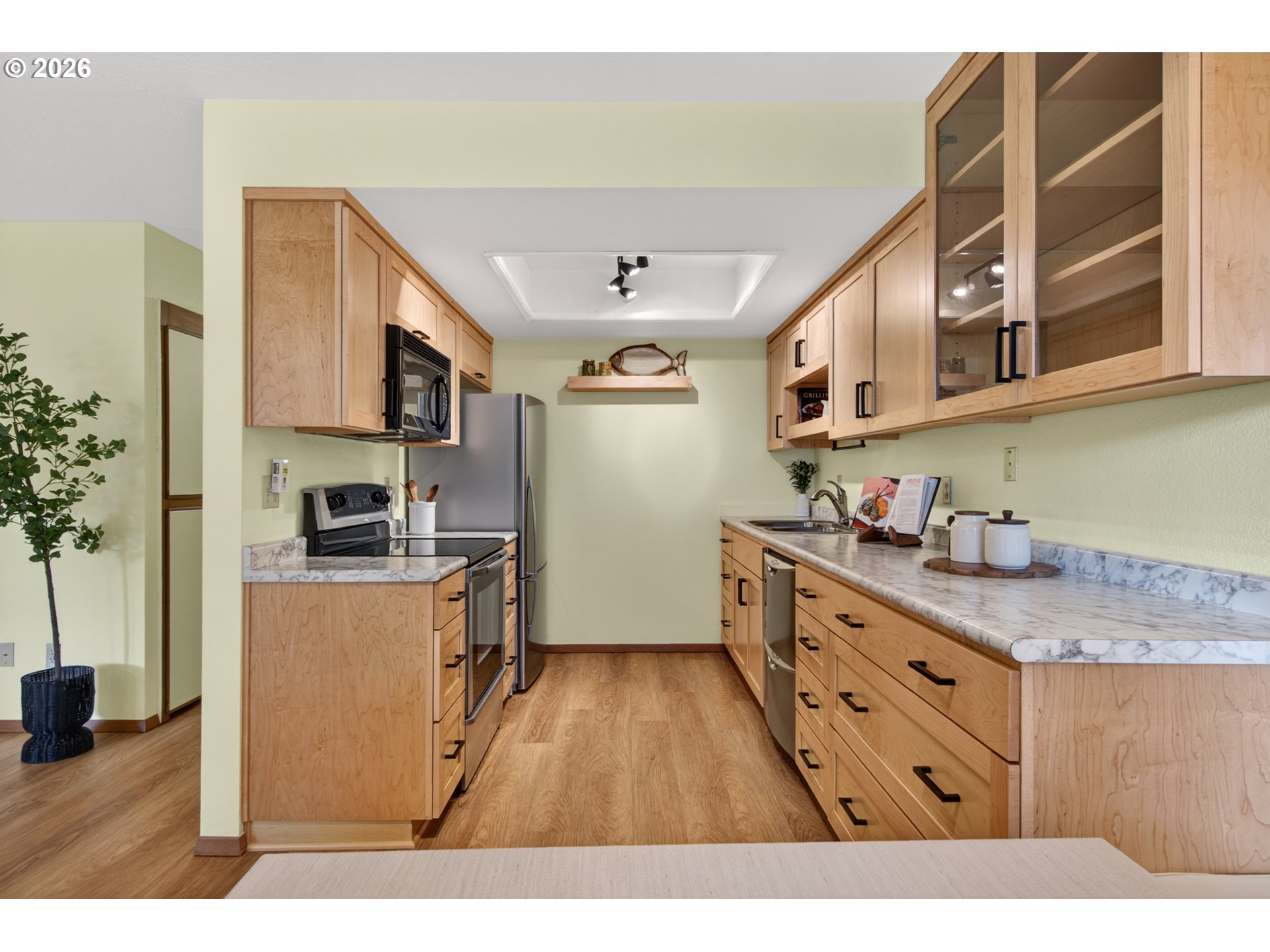 86 KINGSGATE RD F105