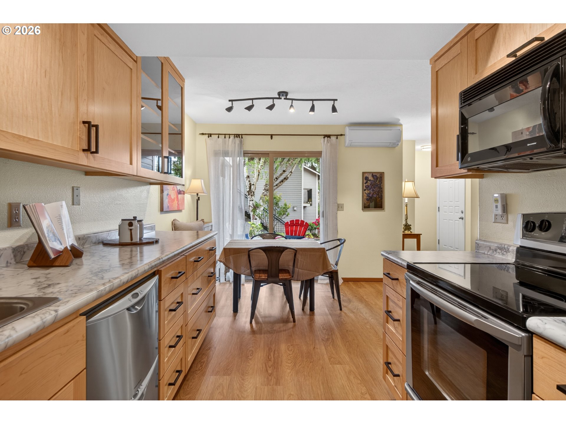 86 KINGSGATE RD F105