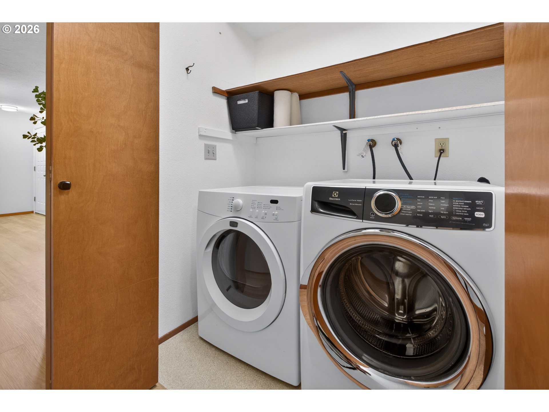 86 KINGSGATE RD F105