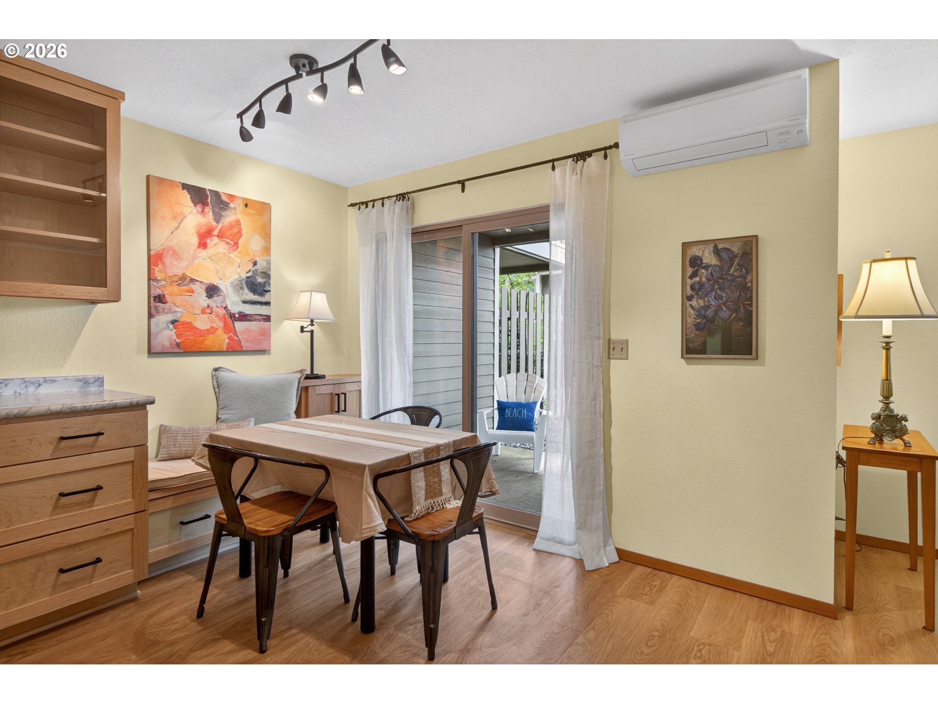 86 KINGSGATE RD F105