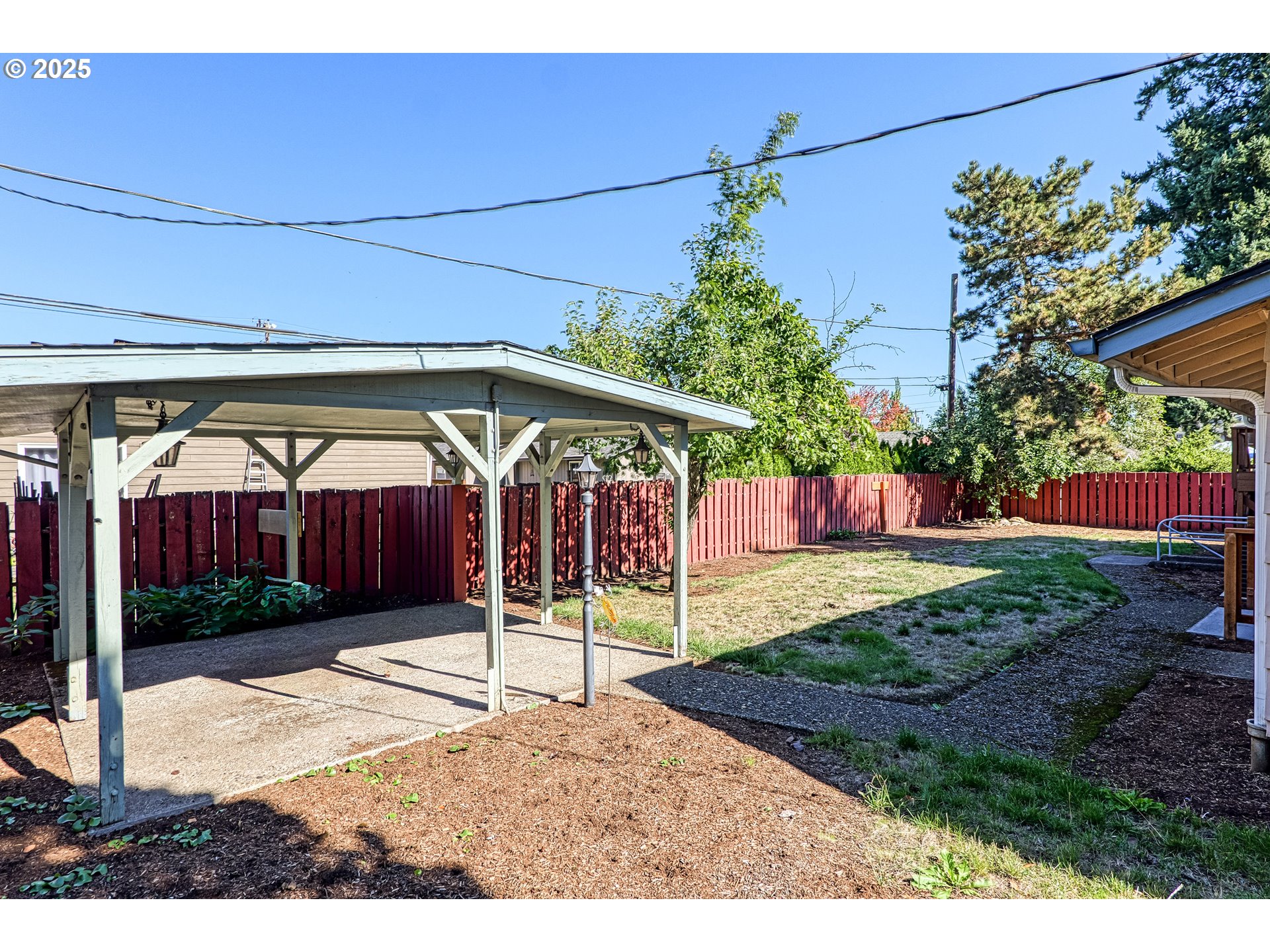17909 NE EVERETT CT