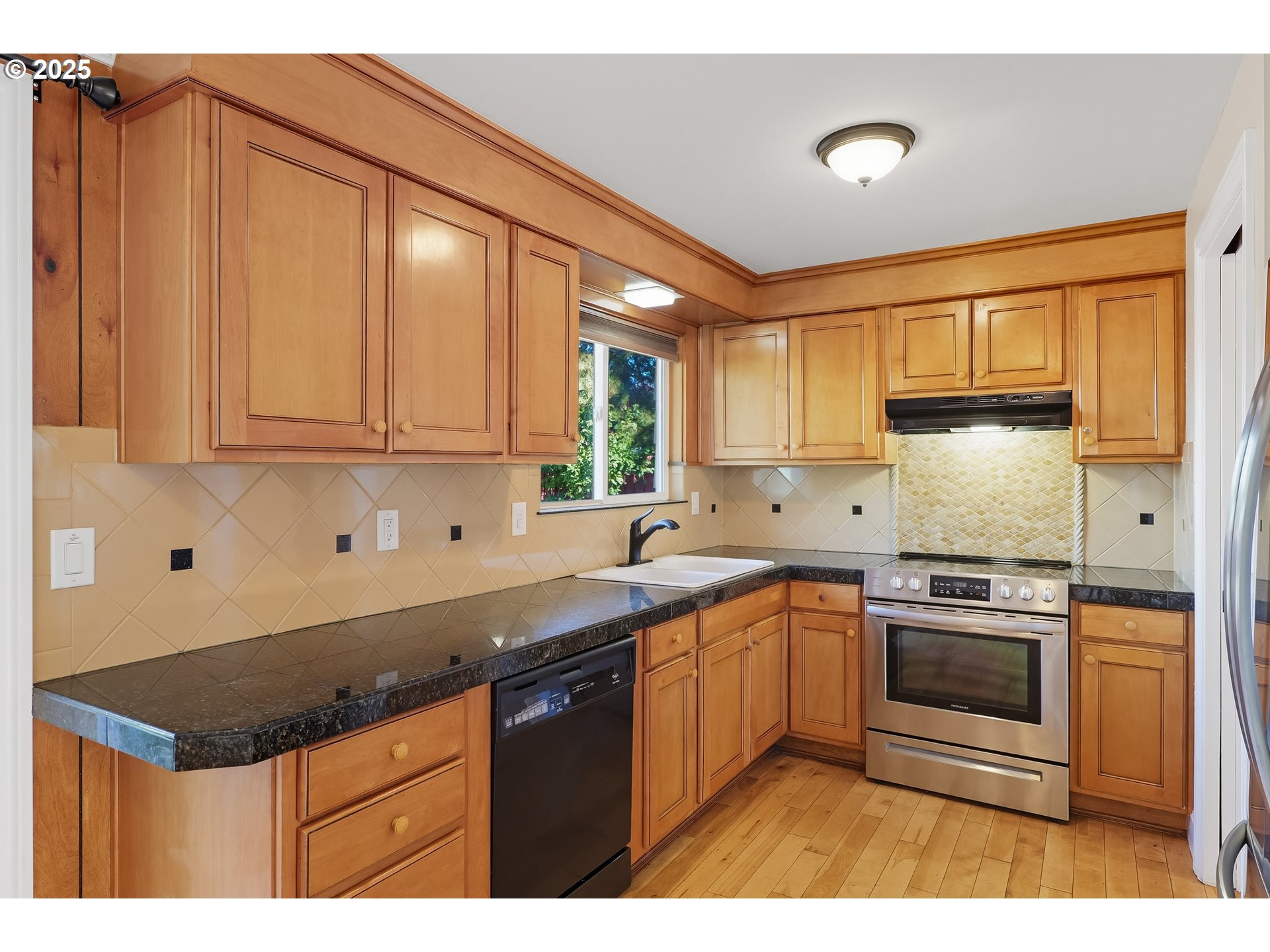 17909 NE EVERETT CT