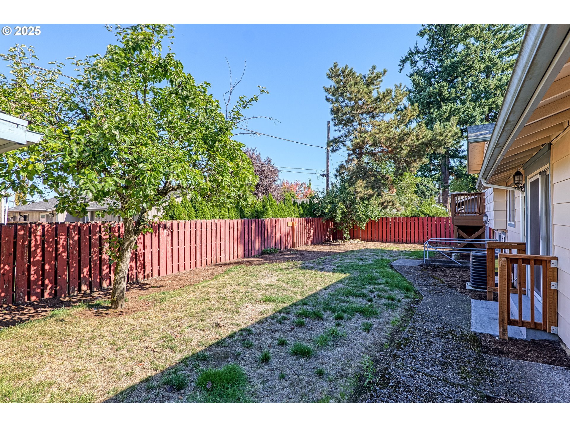 17909 NE EVERETT CT