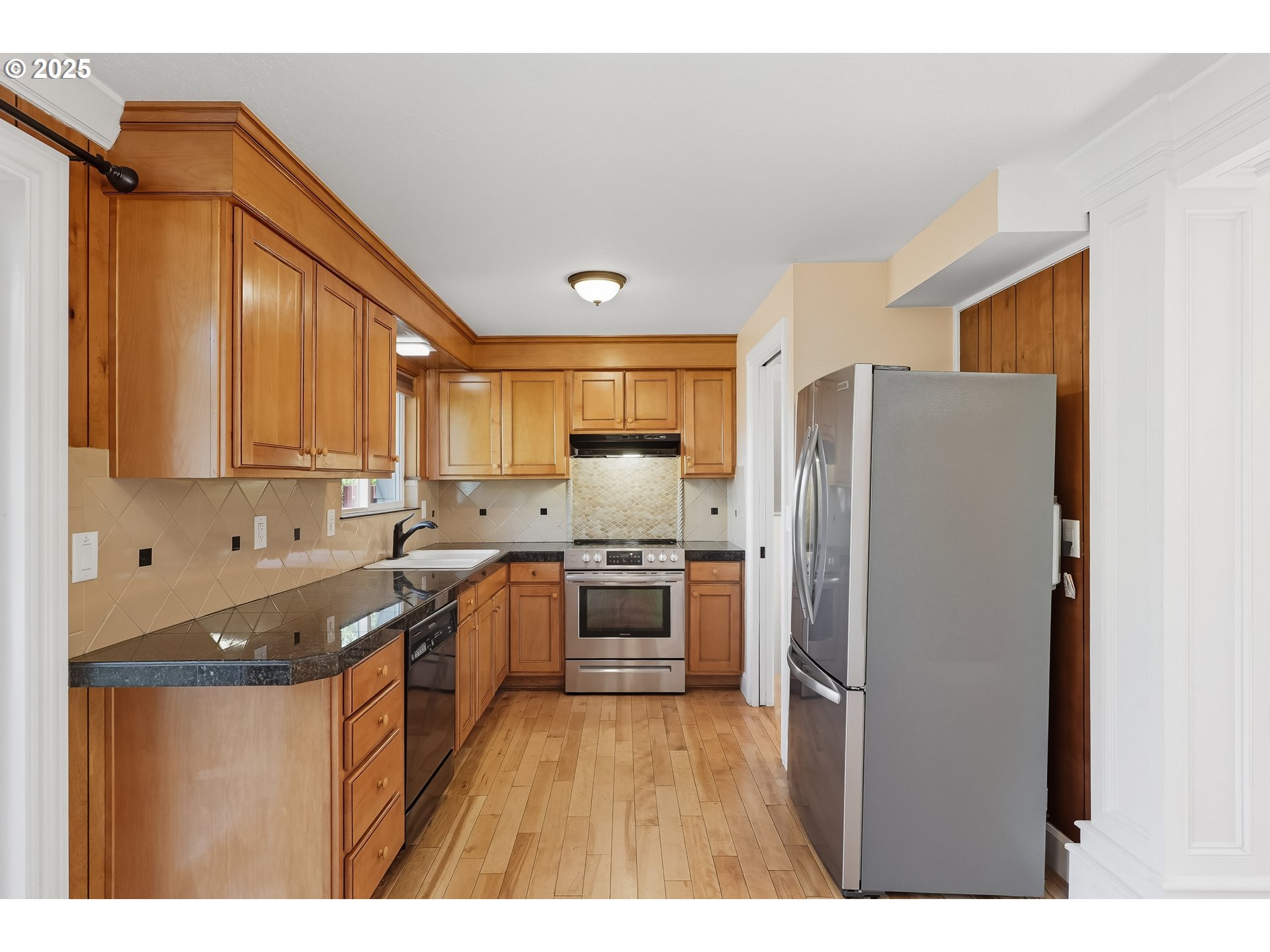 17909 NE EVERETT CT