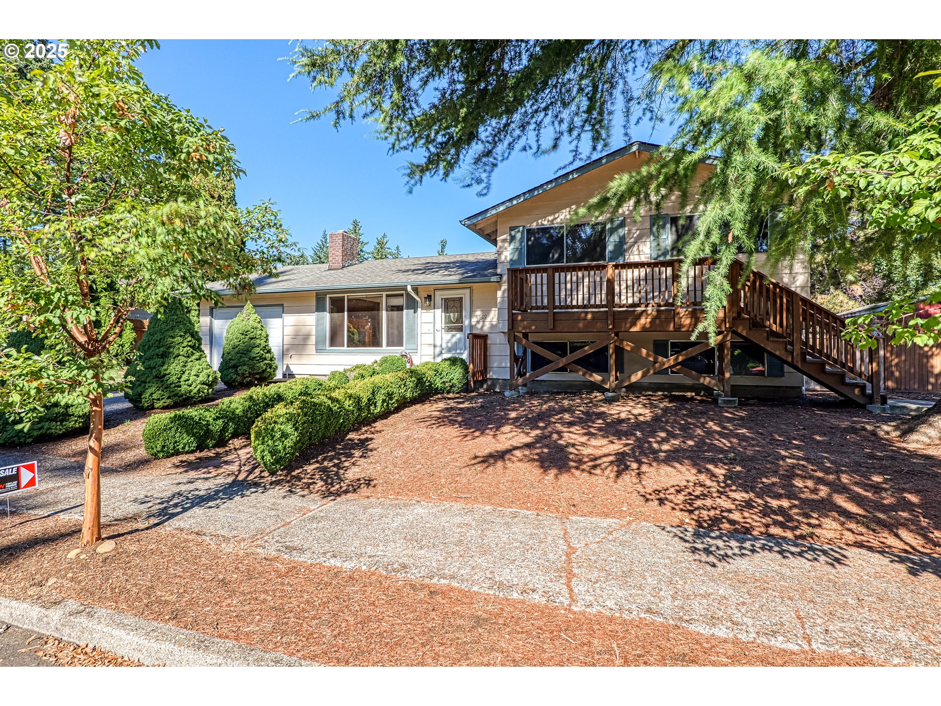 17909 NE EVERETT CT