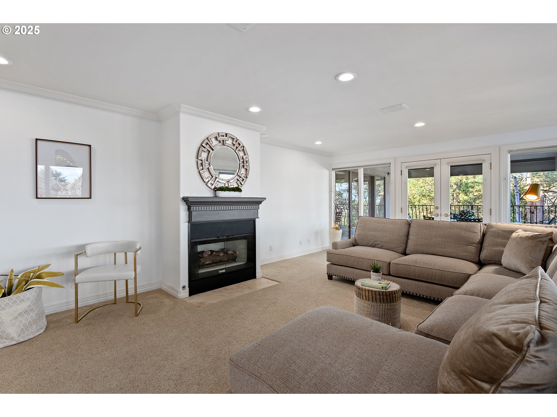 1040 SW MYRTLE DR