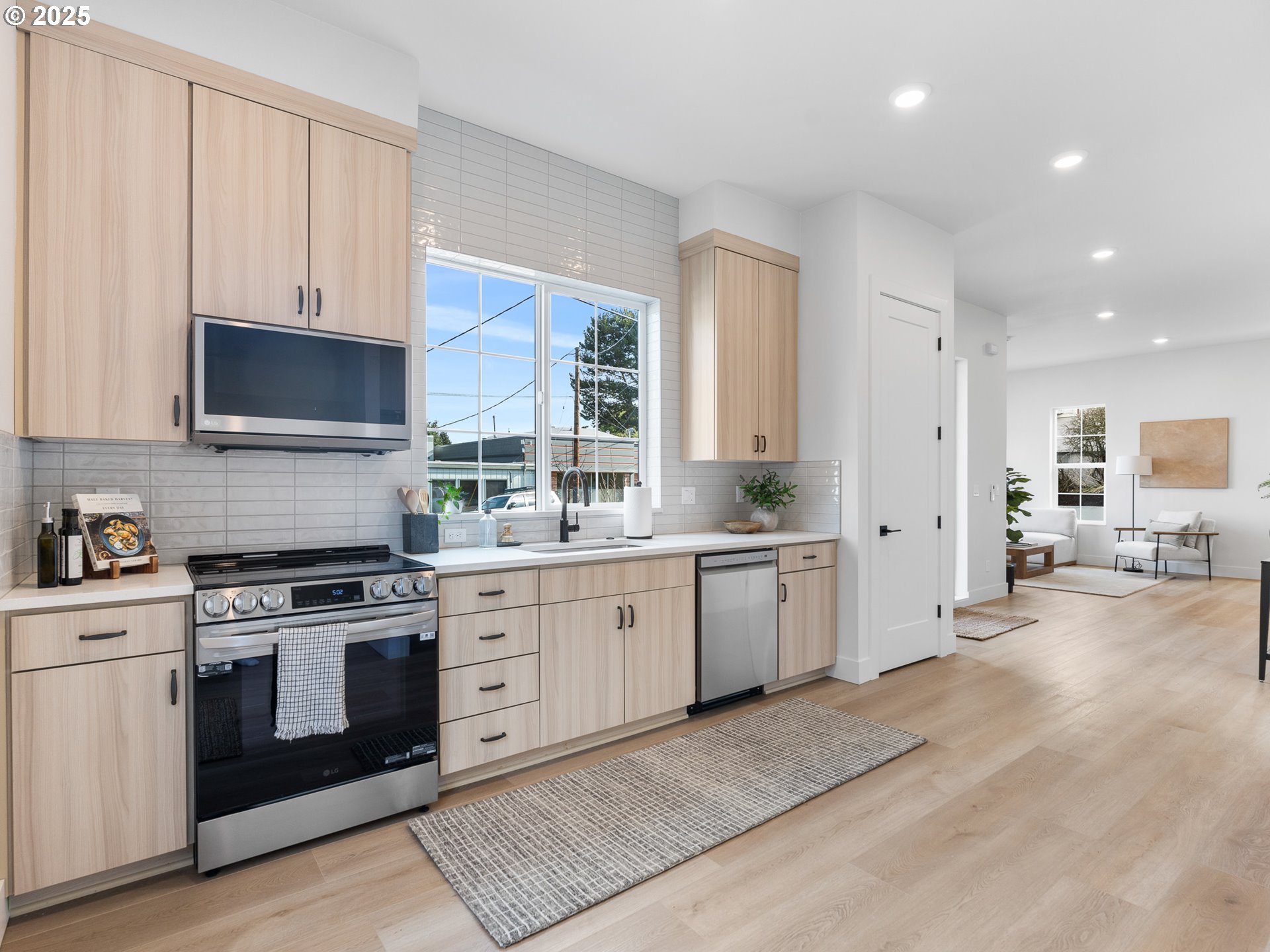 4071 SE Milwaukie AVE 1