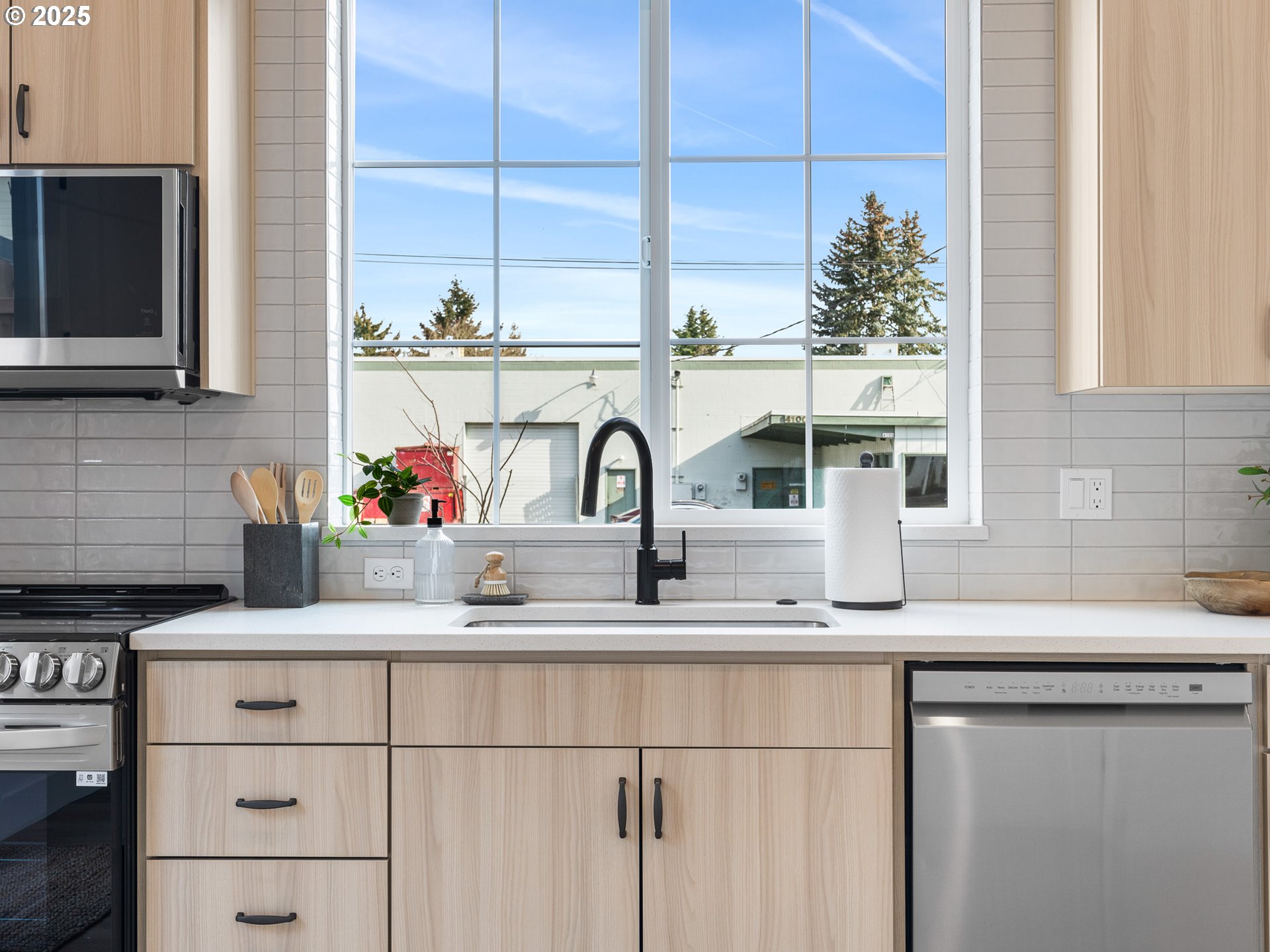 4071 SE Milwaukie AVE 1